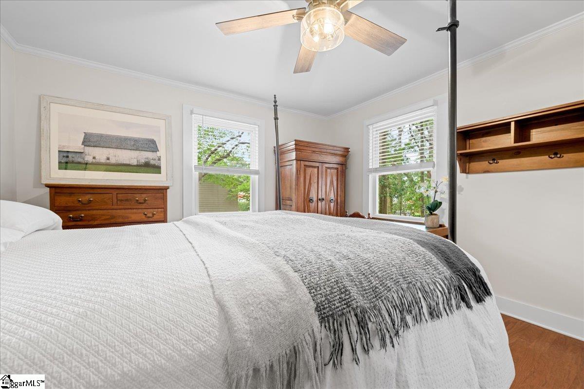 11 Brooks Avenue Greenville, SC 29617