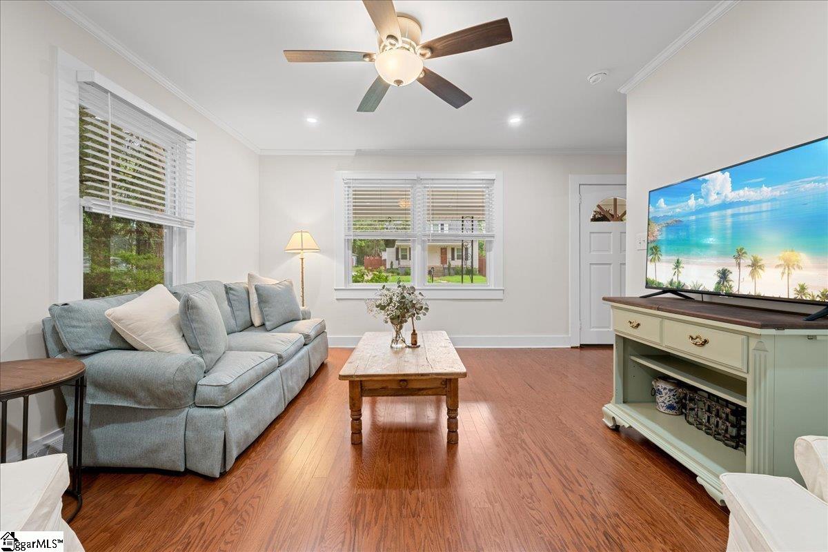 11 Brooks Avenue Greenville, SC 29617