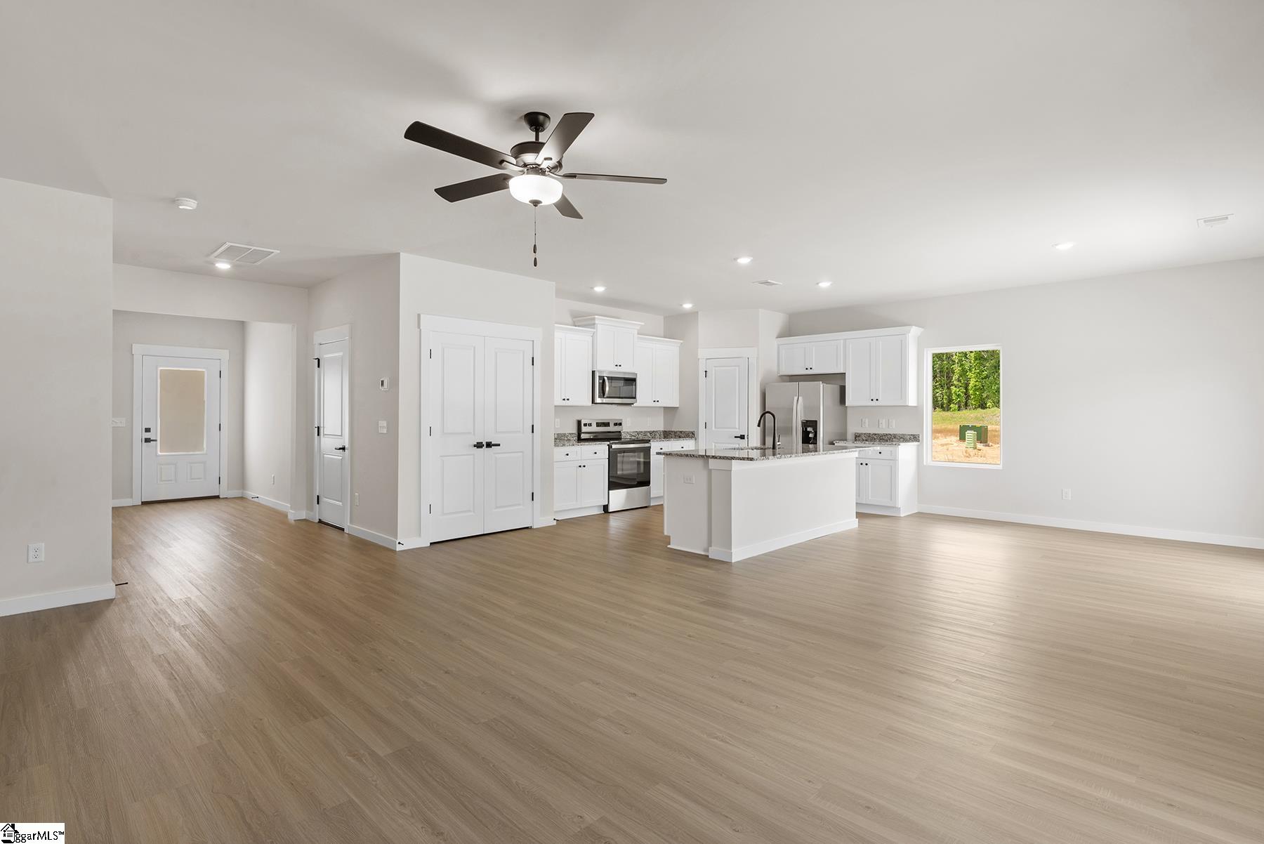 1237 Crested Iris Street Moore, SC 29369