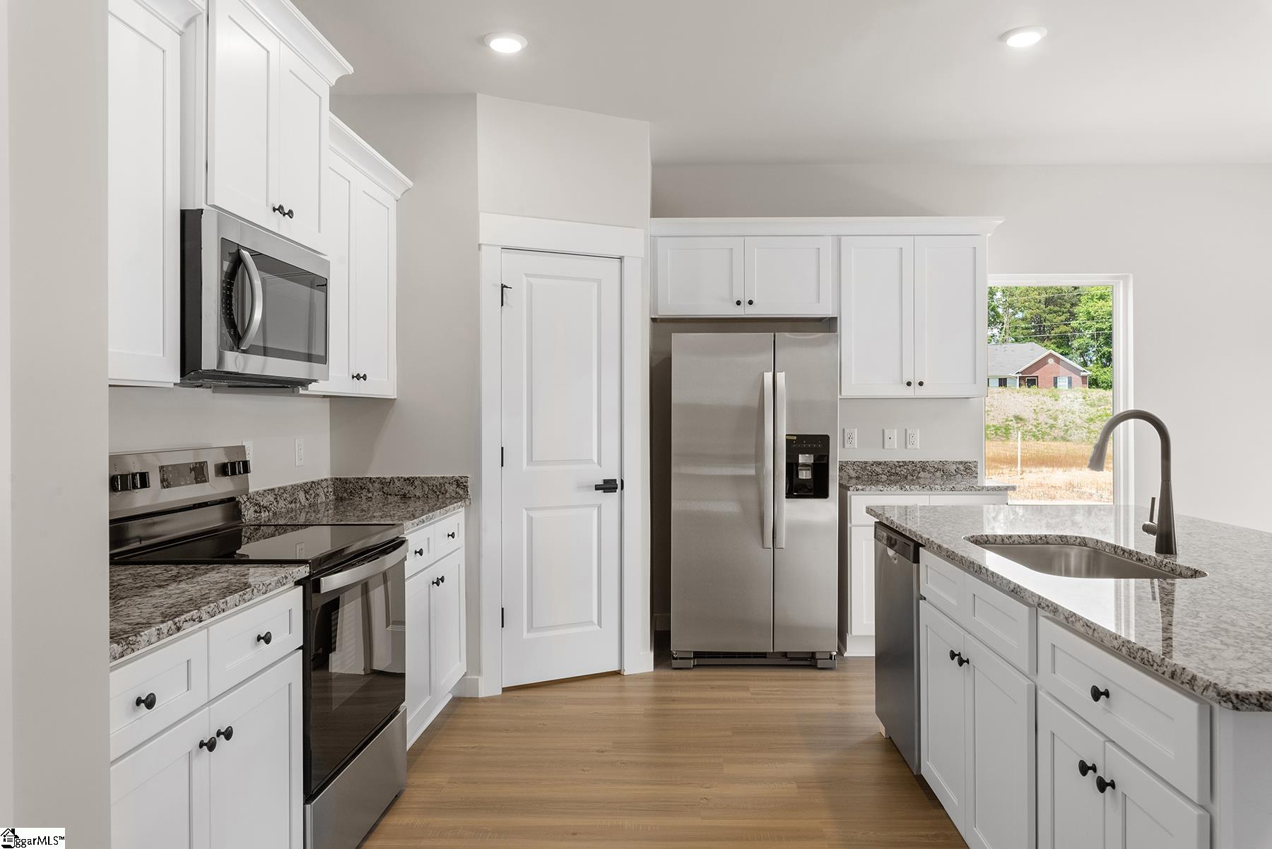 1237 Crested Iris Street Moore, SC 29369
