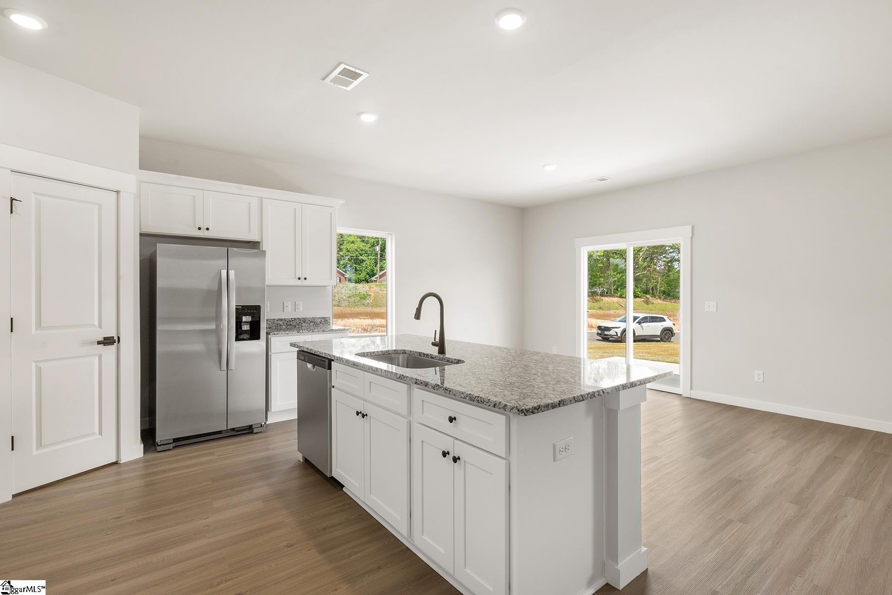 1237 Crested Iris Street Moore, SC 29369