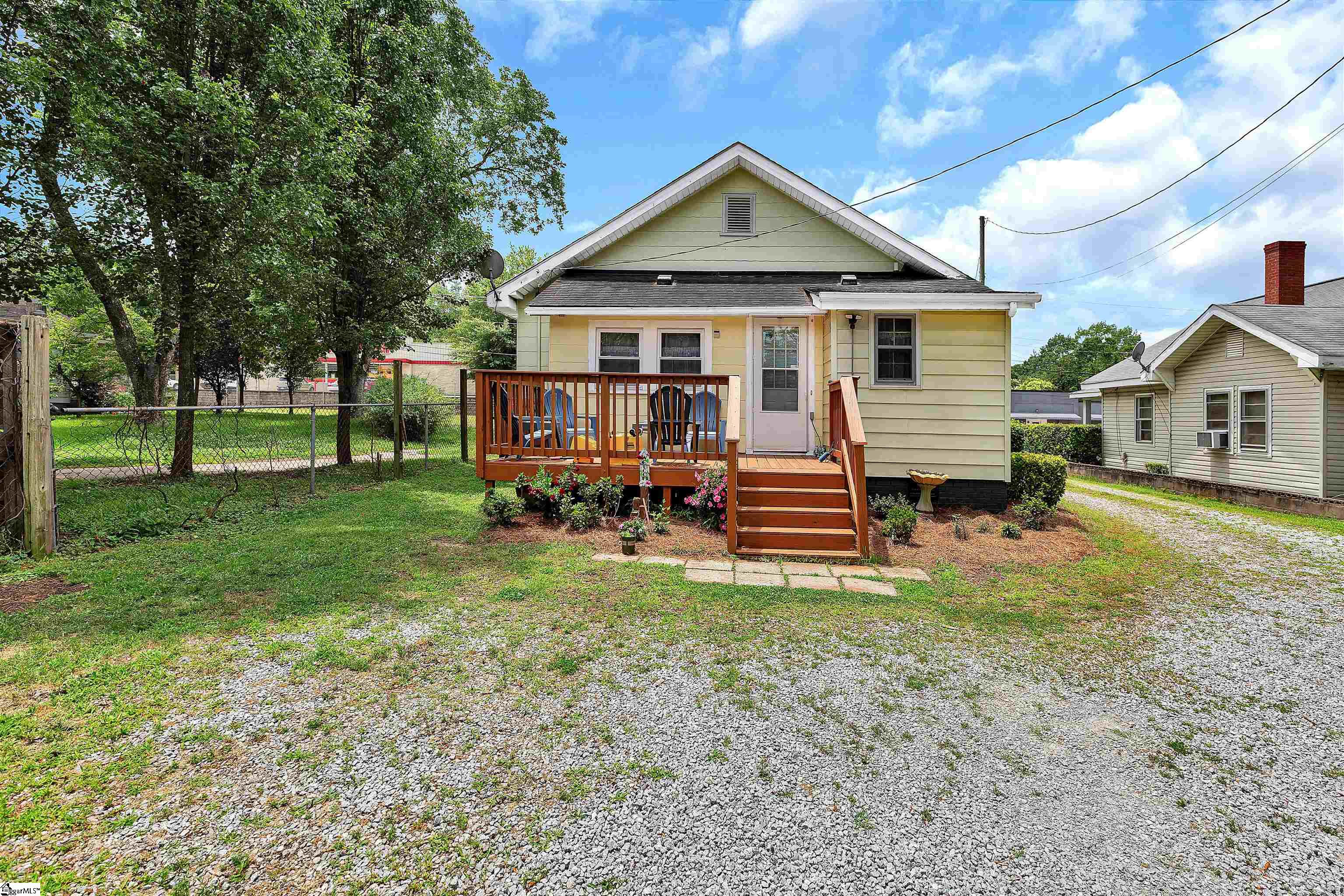 712 W Main Street Easley, SC 29640