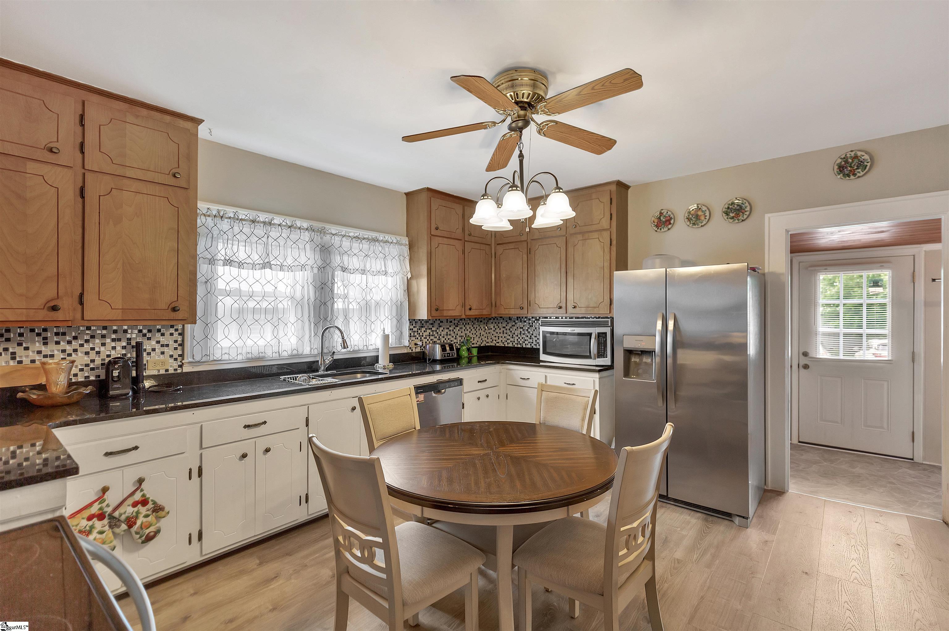 712 W Main Street Easley, SC 29640