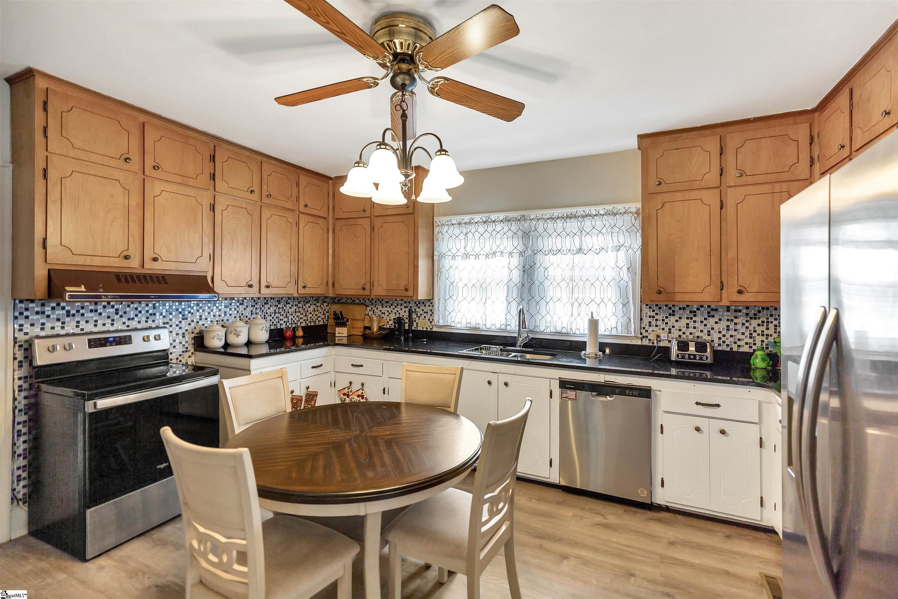 712 W Main Street Easley, SC 29640