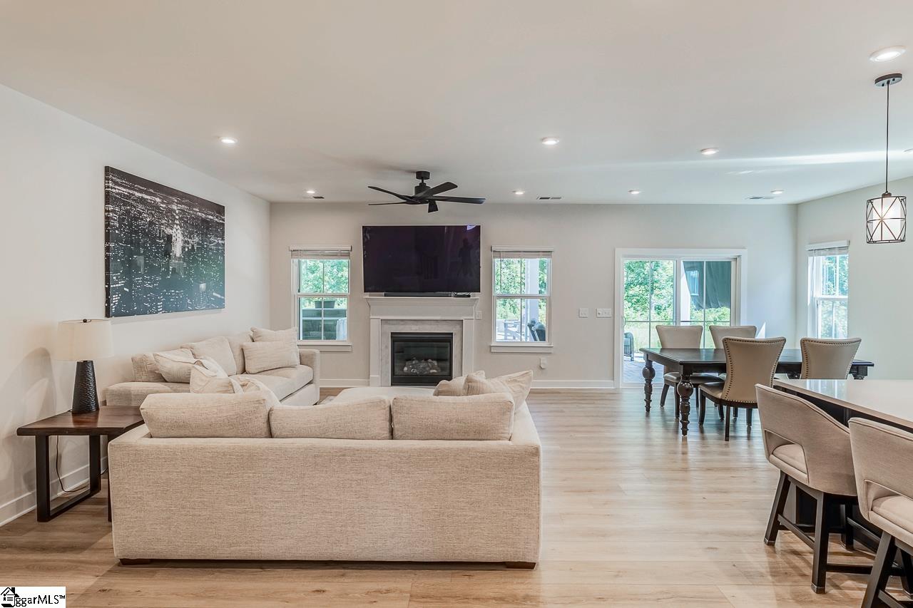 372 Hollythorpe Lane Fountain Inn, SC 29644