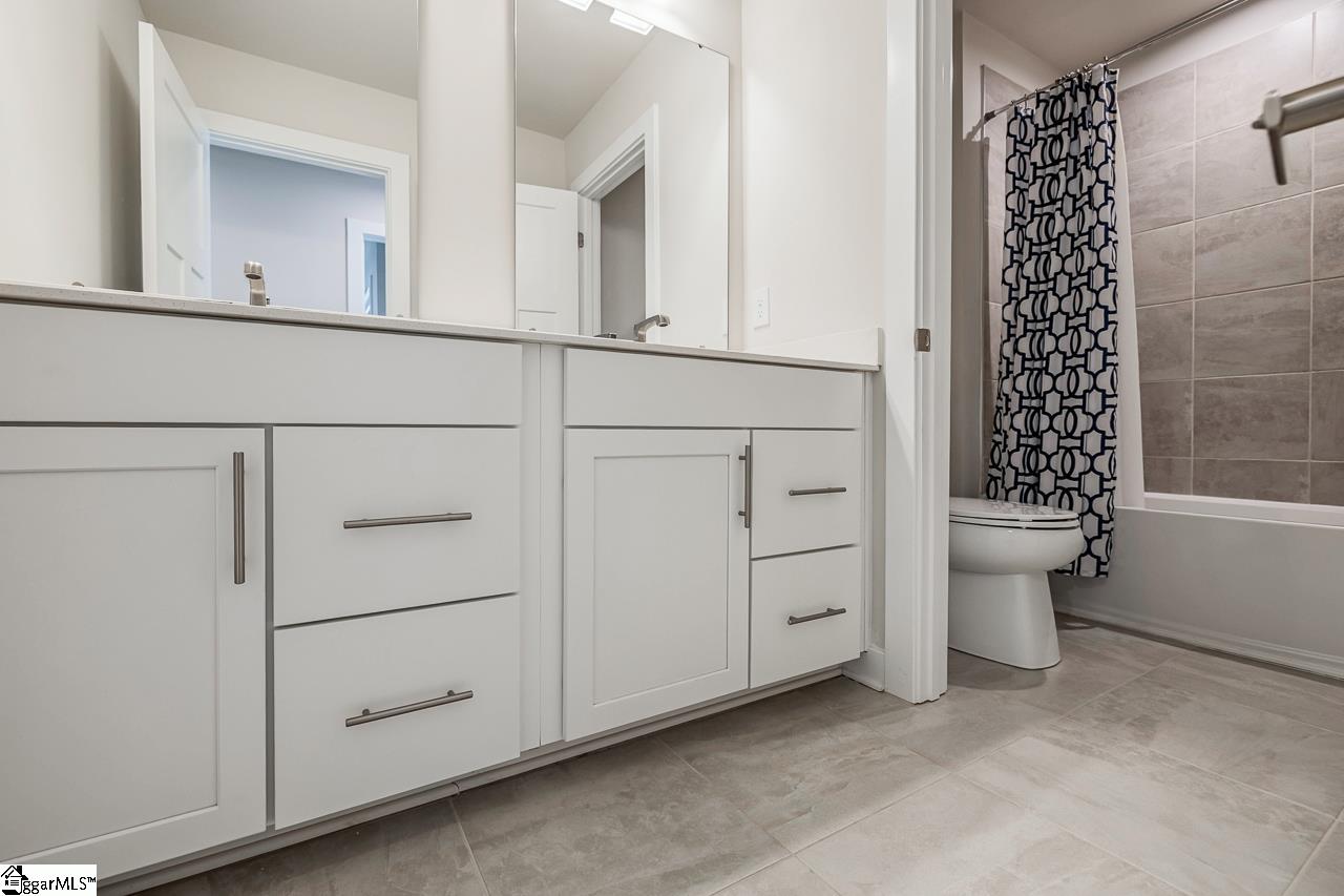 372 Hollythorpe Lane Fountain Inn, SC 29644
