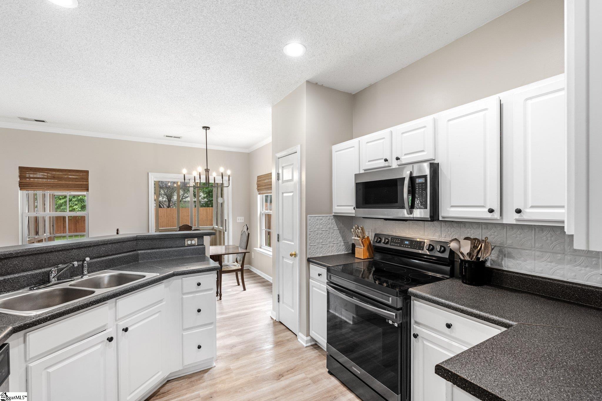 16 N Orchard Farms Avenue Simpsonville, SC 29681
