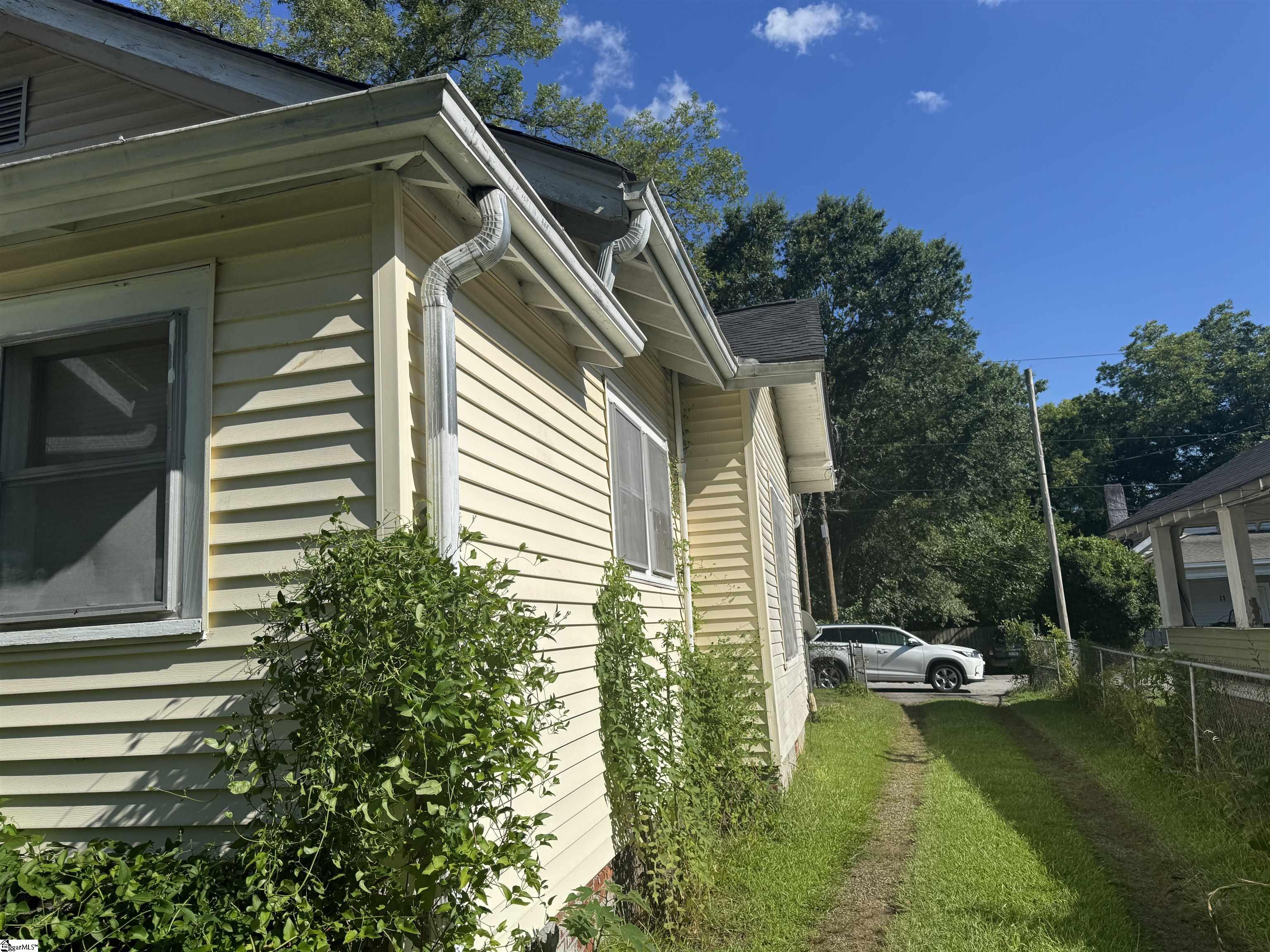 8 Bragg Street Greenville, SC 29611