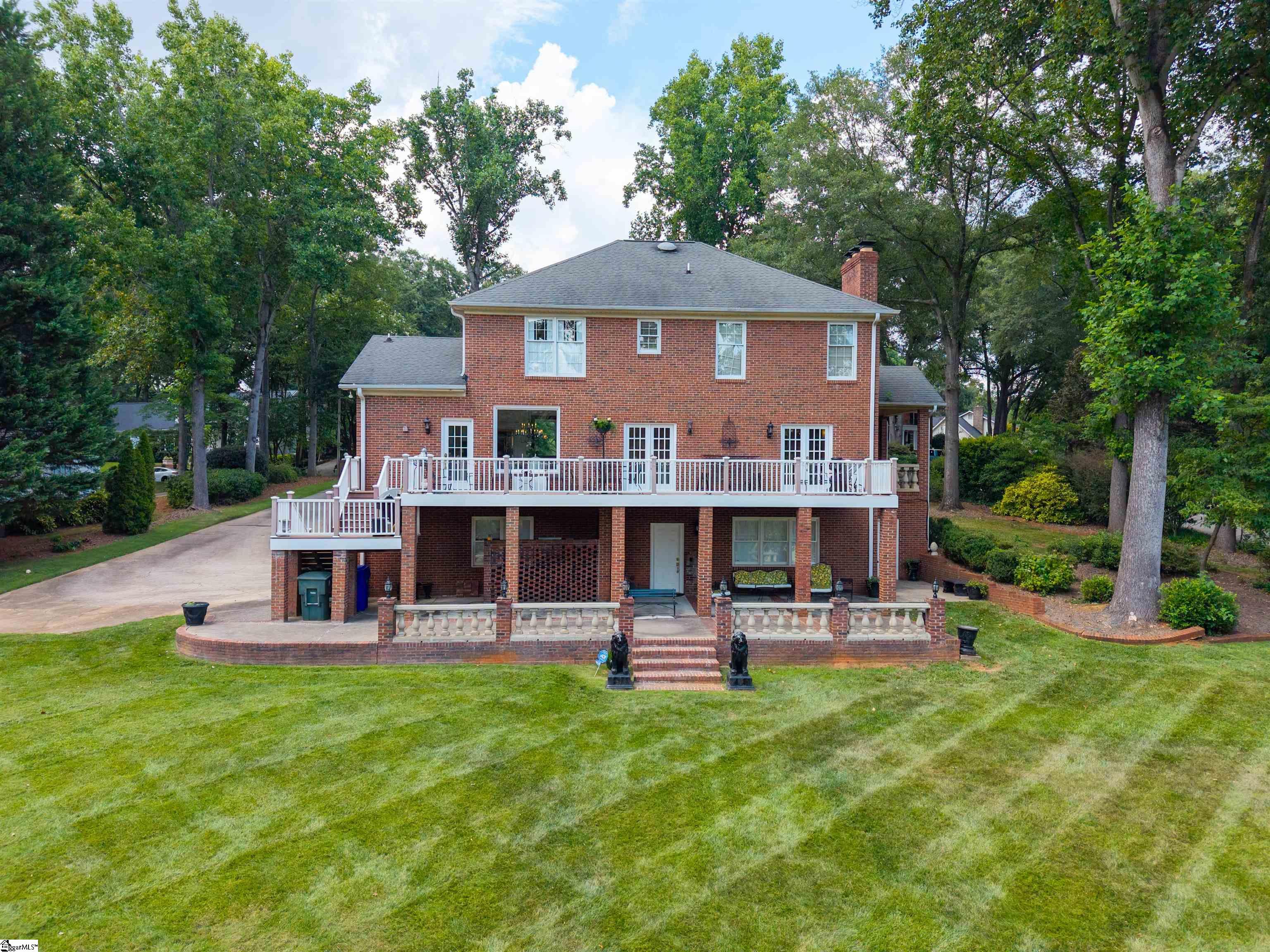 61 Forest Lane Greenville, SC 29605