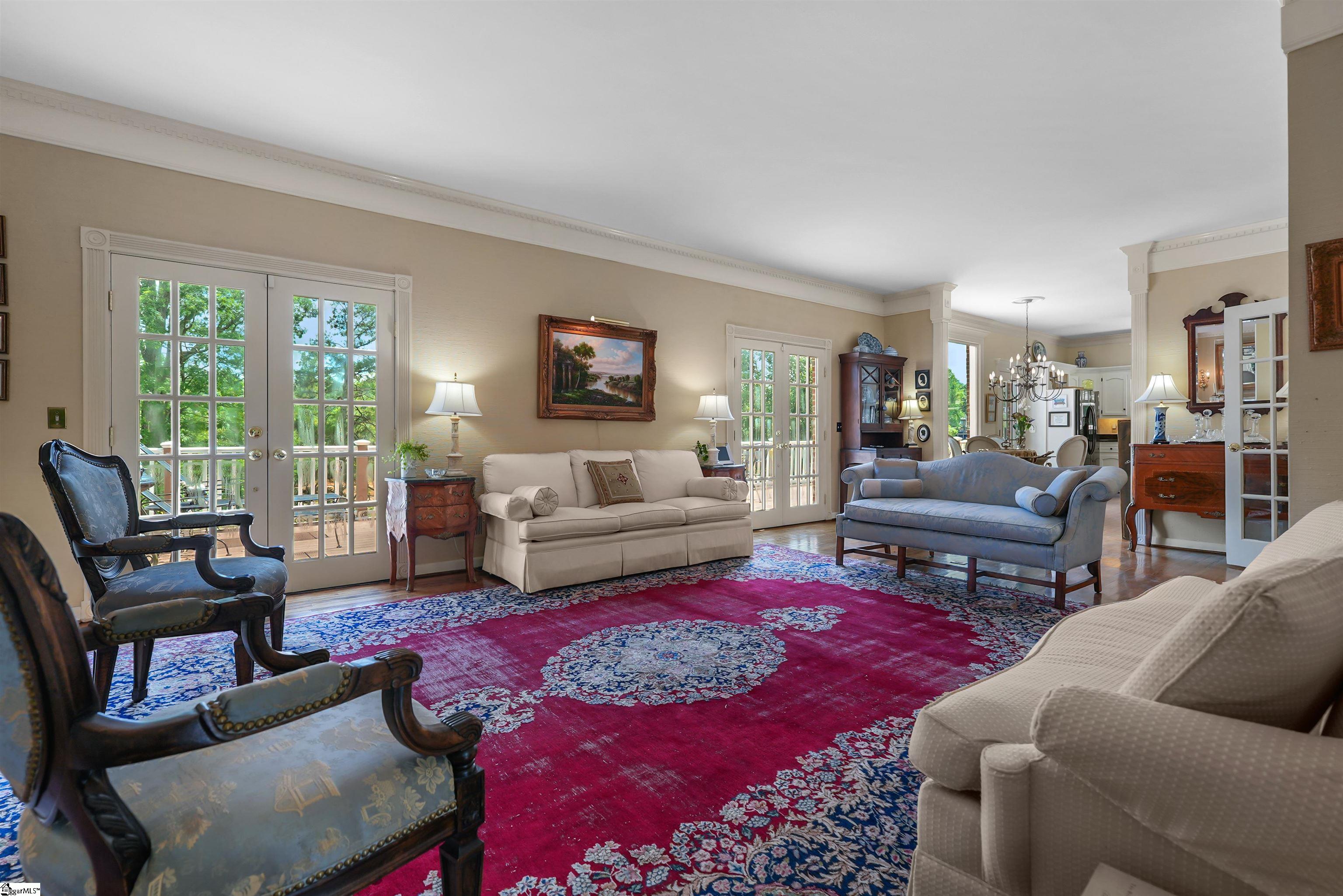 61 Forest Lane Greenville, SC 29605