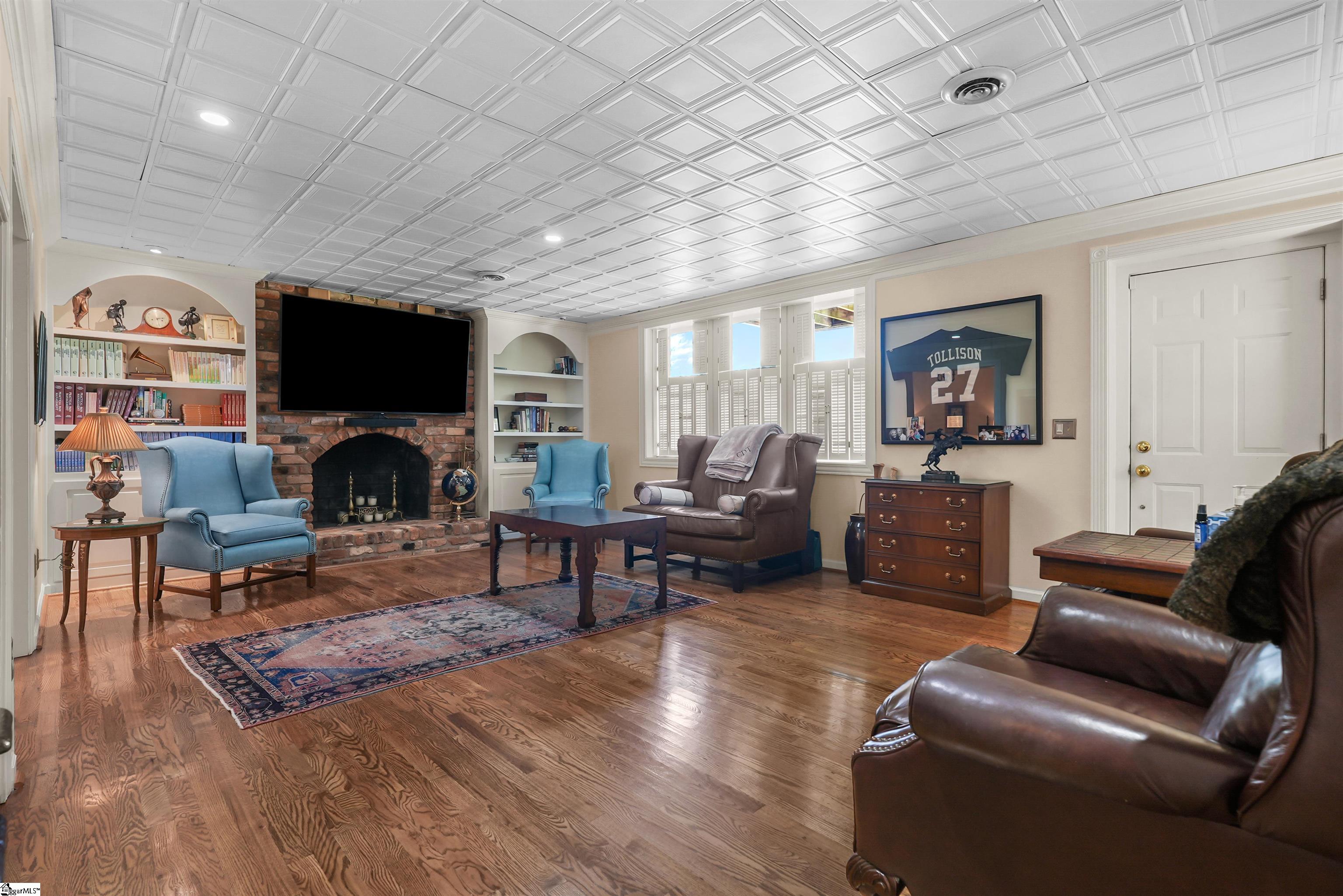 61 Forest Lane Greenville, SC 29605
