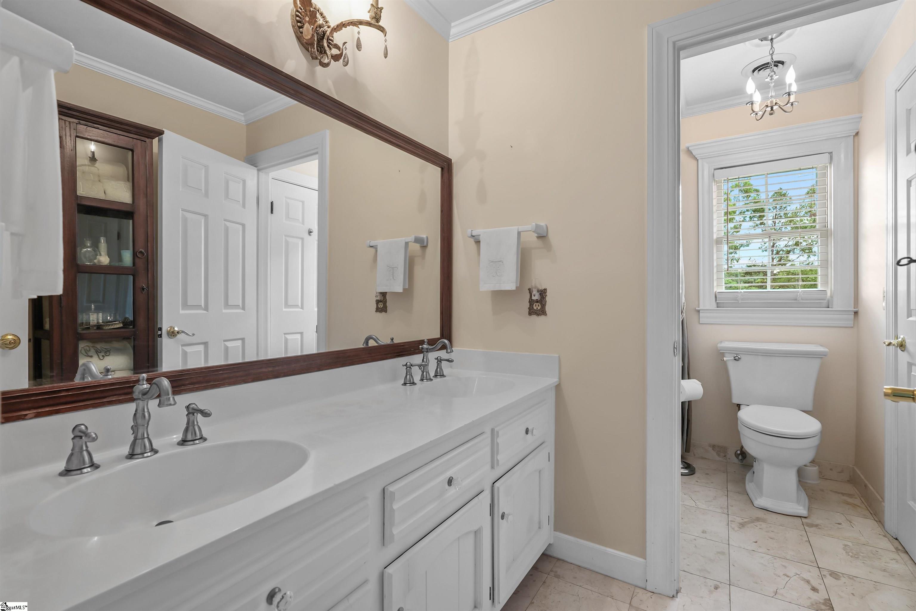 61 Forest Lane Greenville, SC 29605
