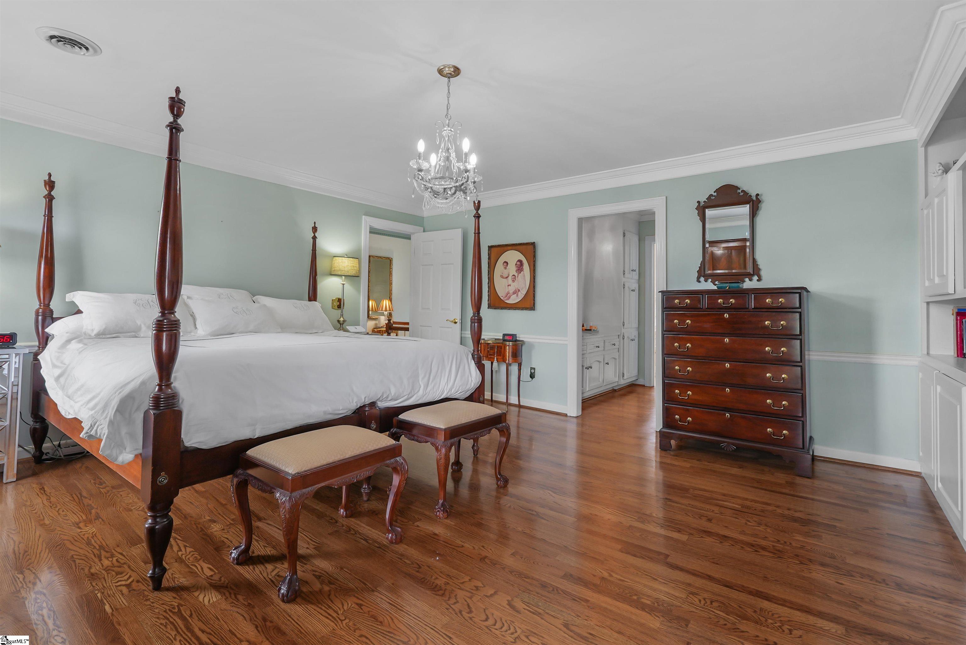 61 Forest Lane Greenville, SC 29605