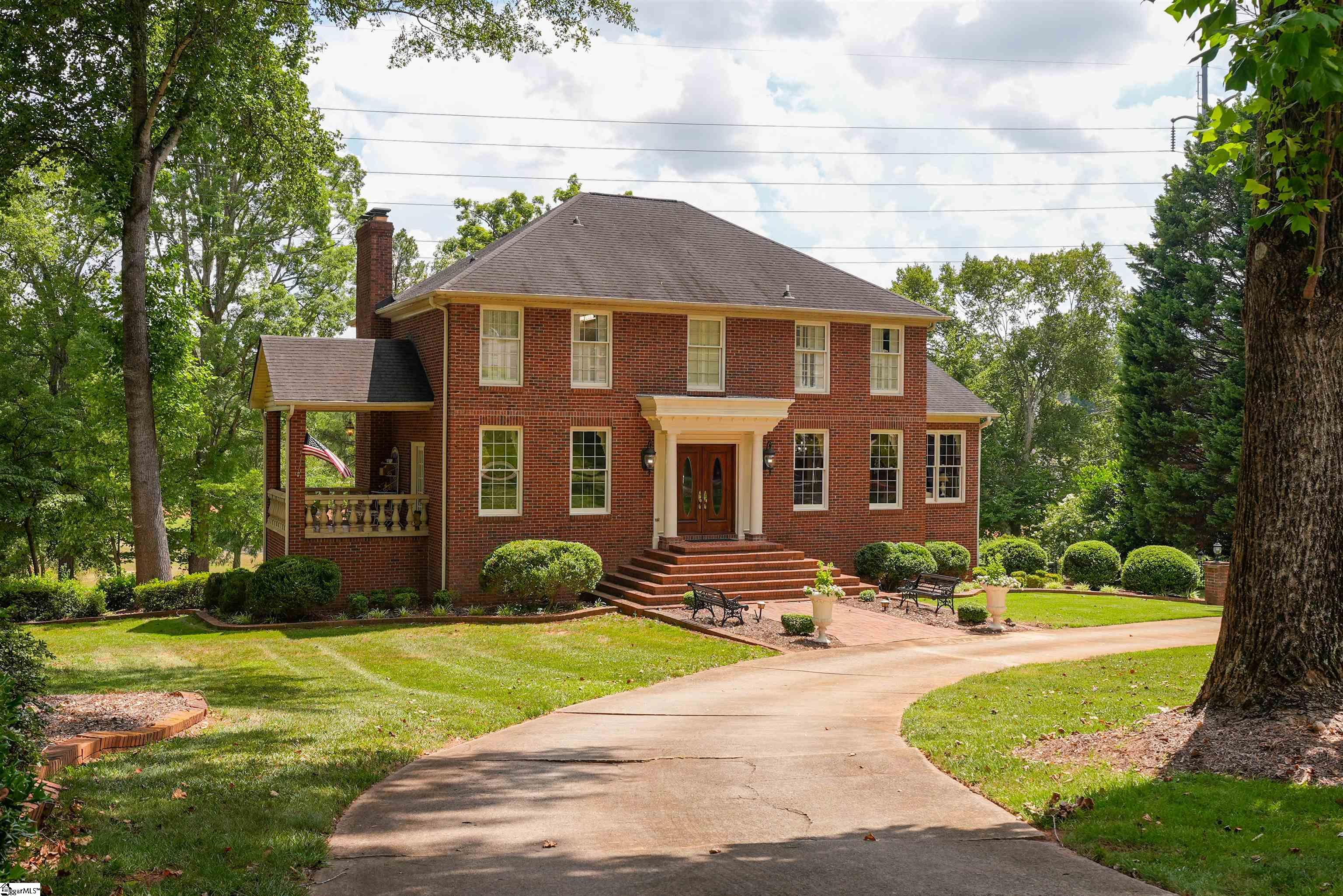 61 Forest Lane Greenville, SC 29605