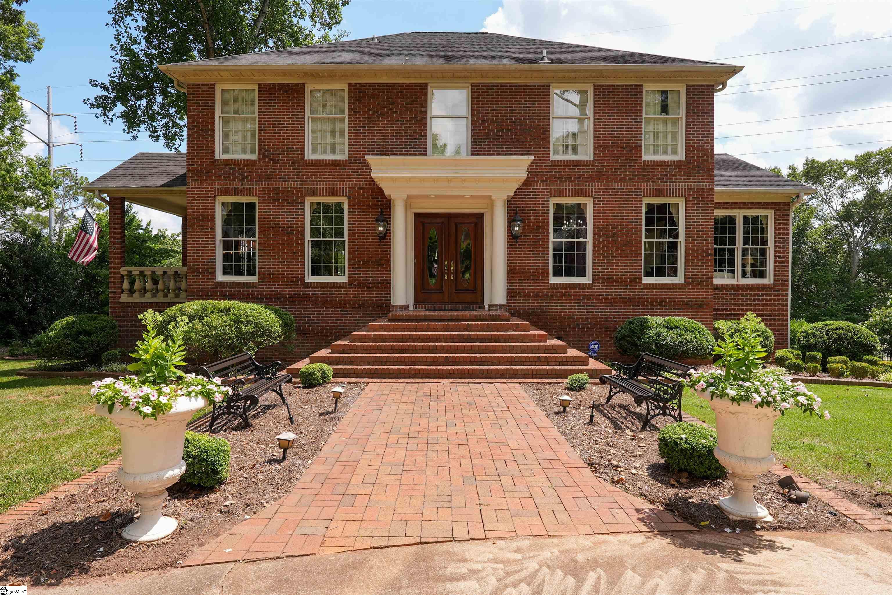 61 Forest Lane Greenville, SC 29605