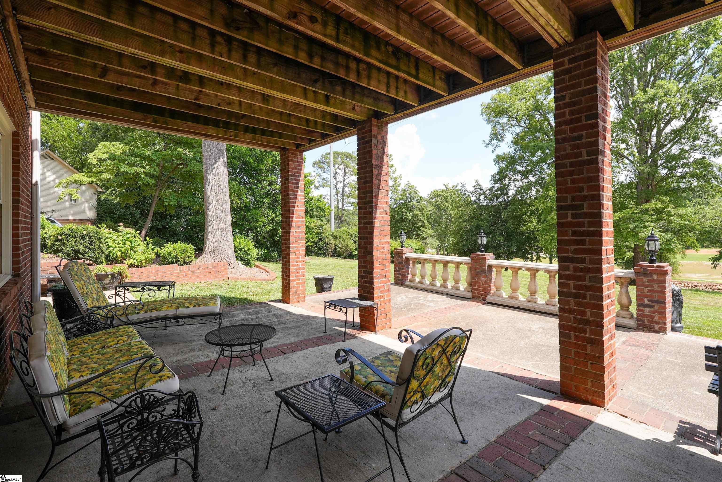 61 Forest Lane Greenville, SC 29605