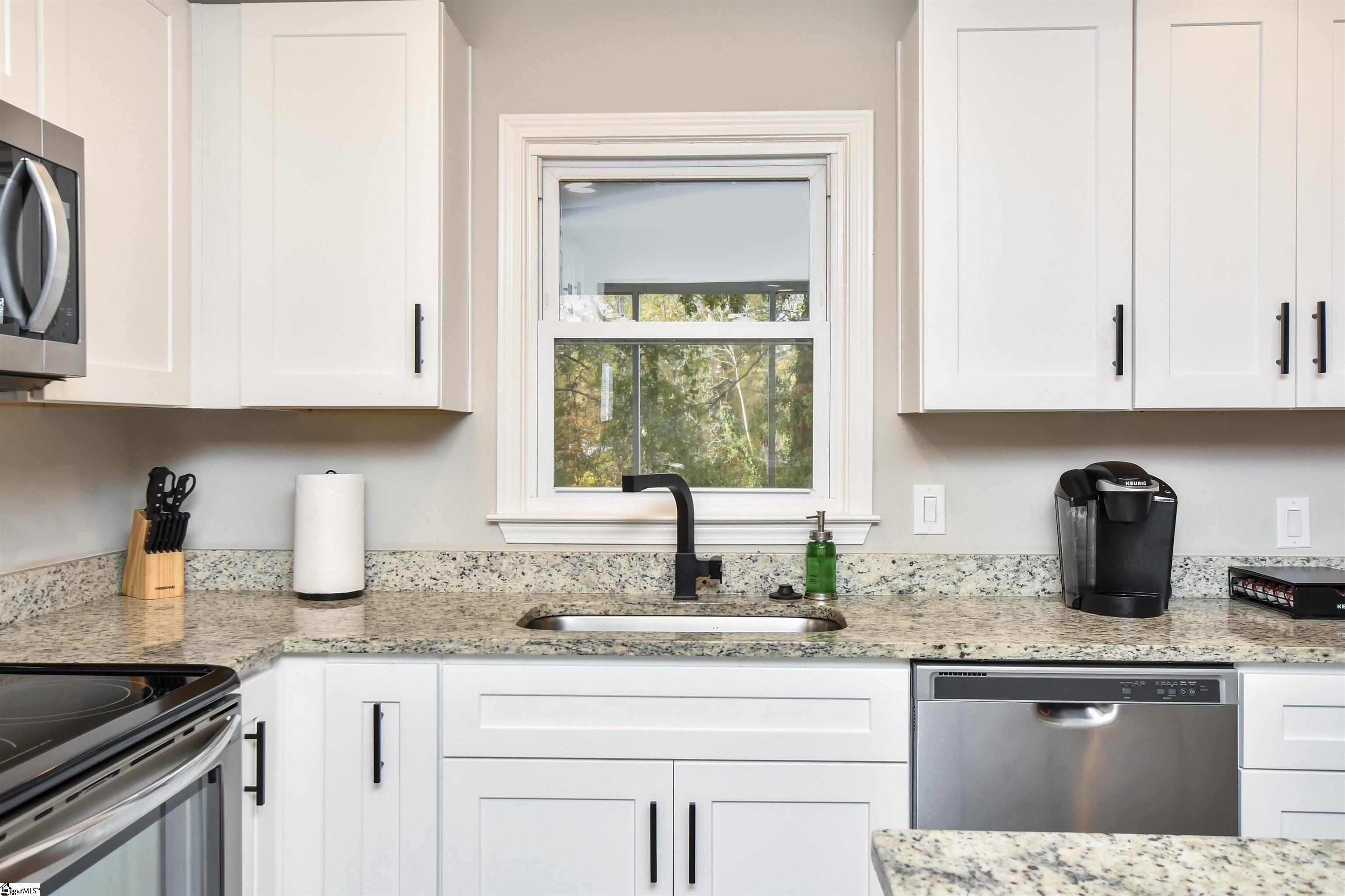 105 Bridges Avenue Taylors, SC 29687
