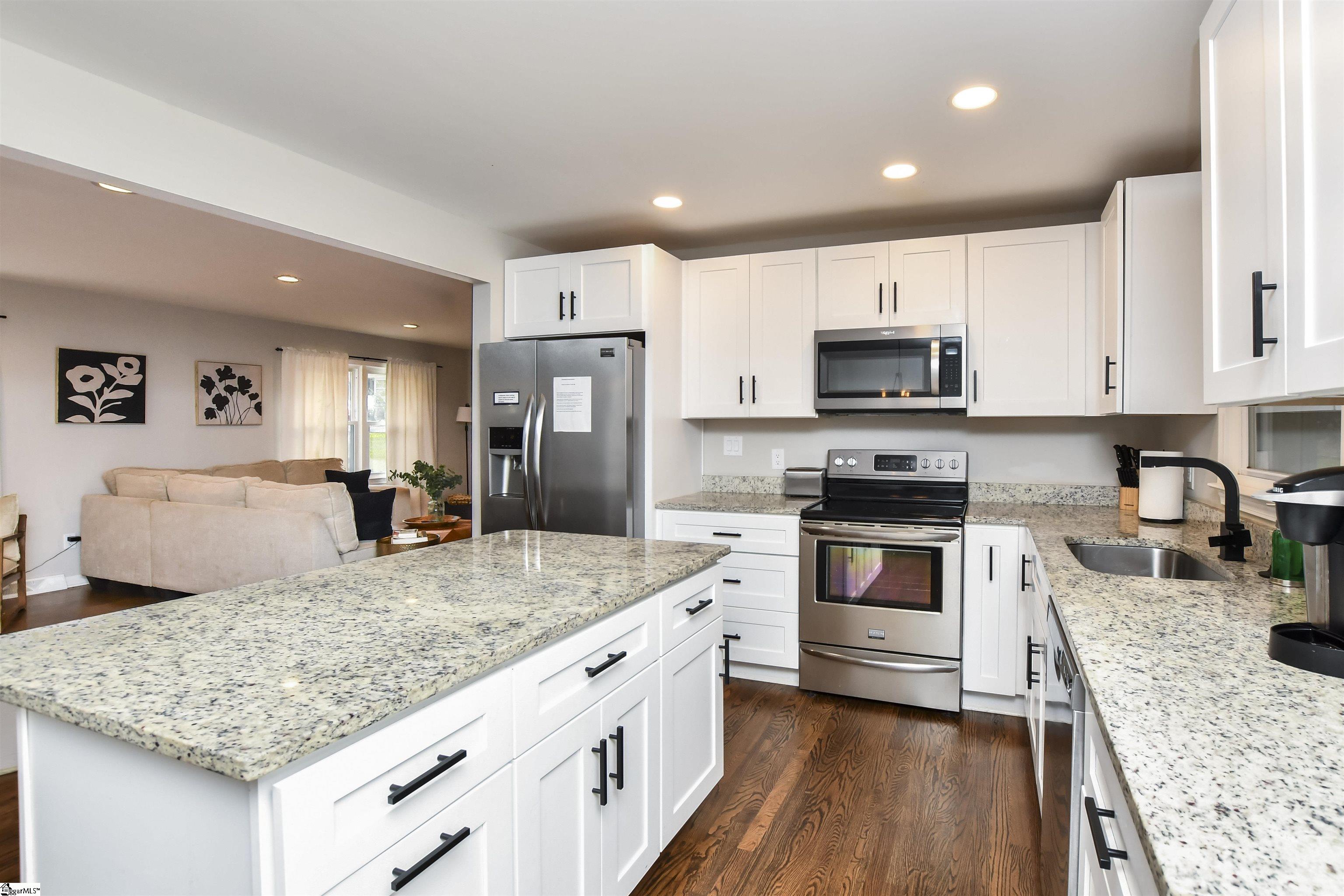 105 Bridges Avenue Taylors, SC 29687