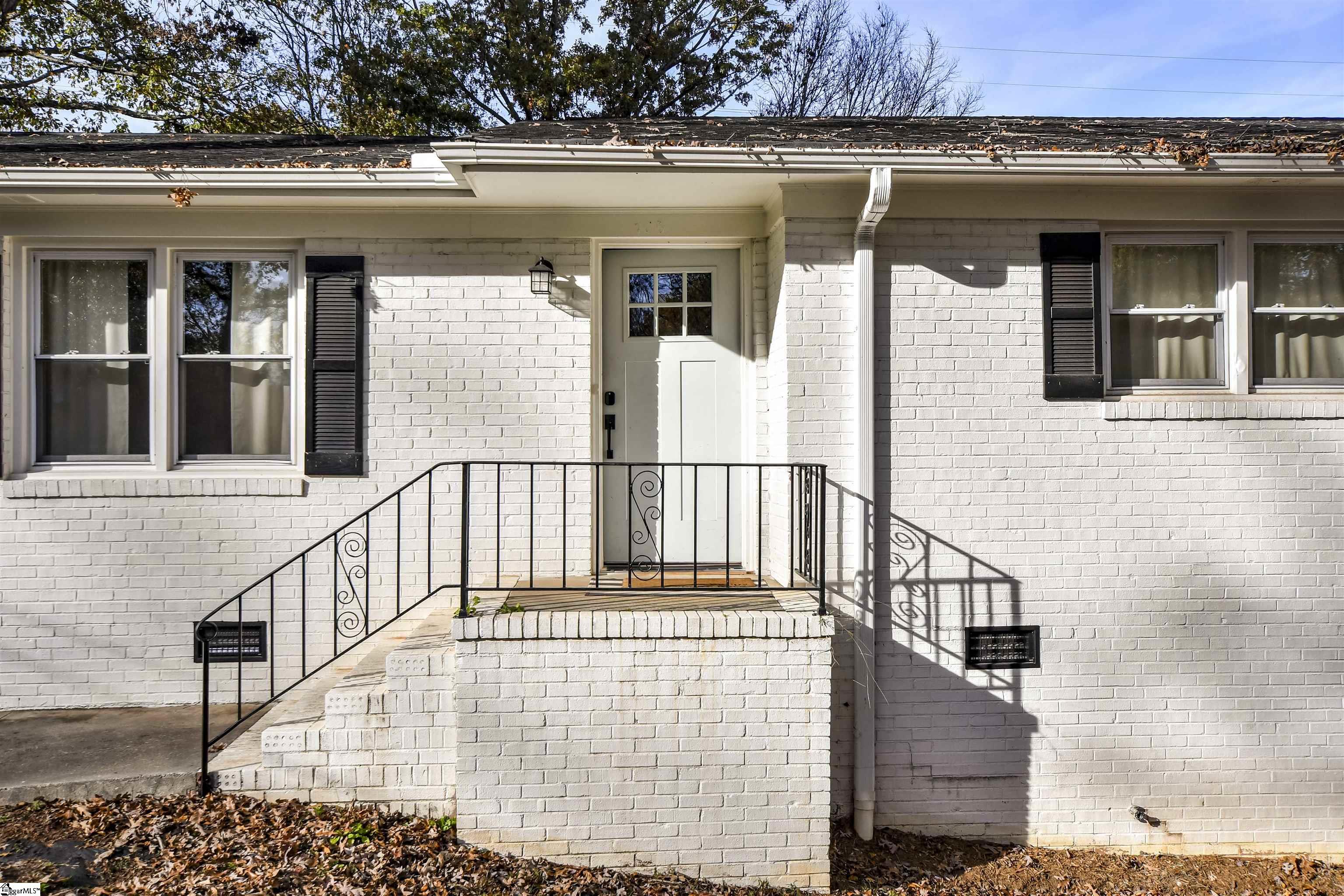 105 Bridges Avenue Taylors, SC 29687