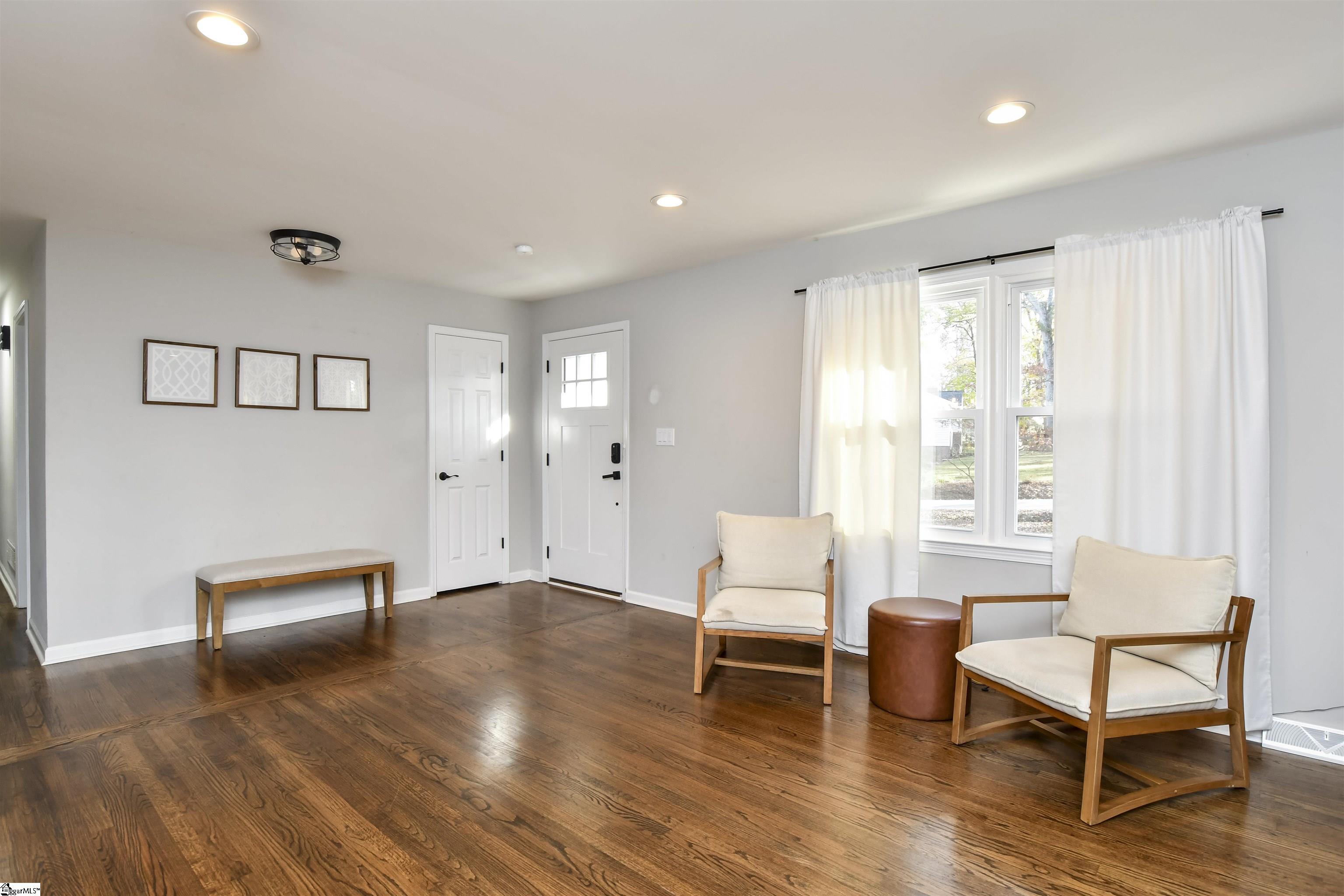 105 Bridges Avenue Taylors, SC 29687