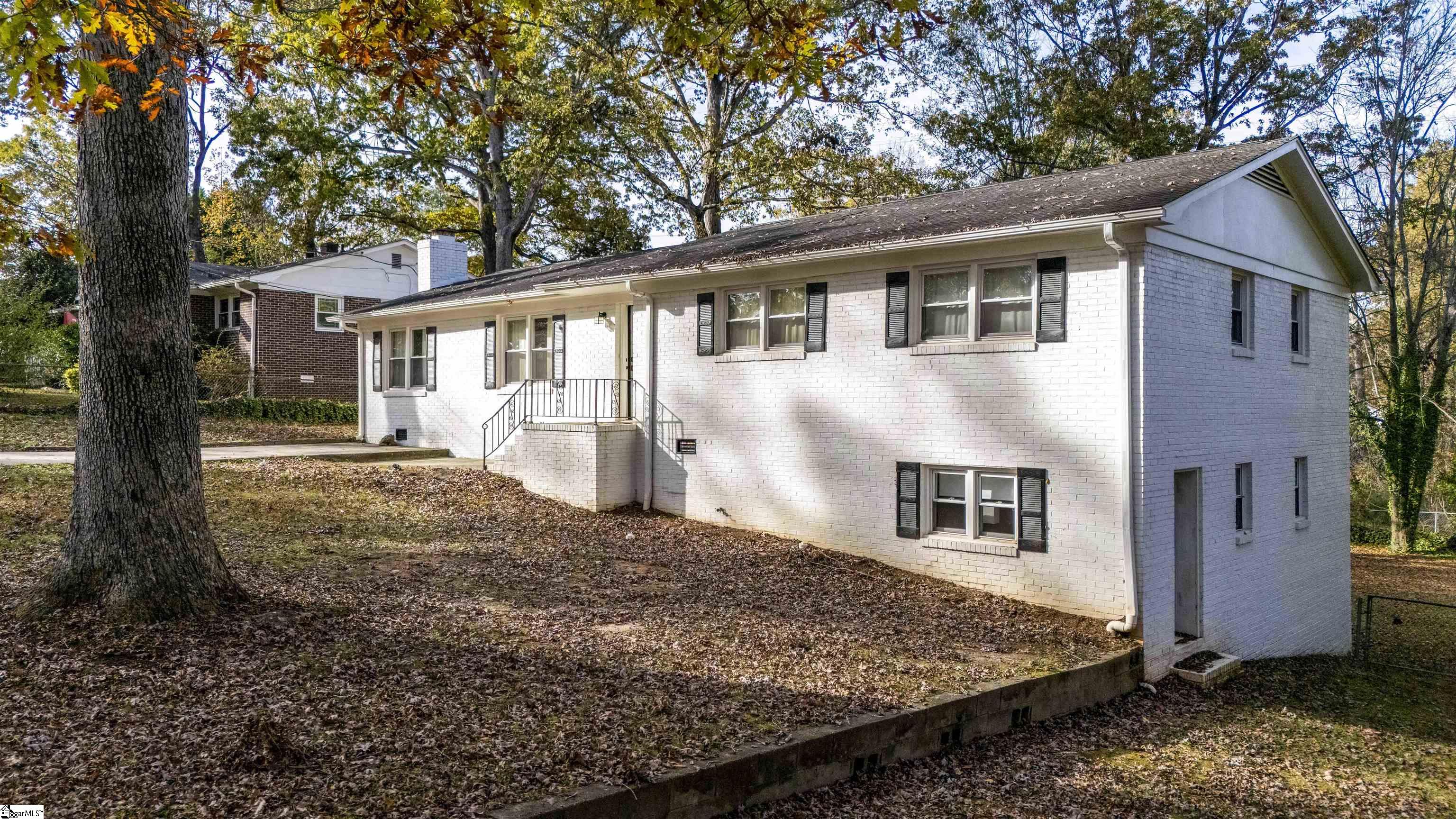 105 Bridges Avenue Taylors, SC 29687