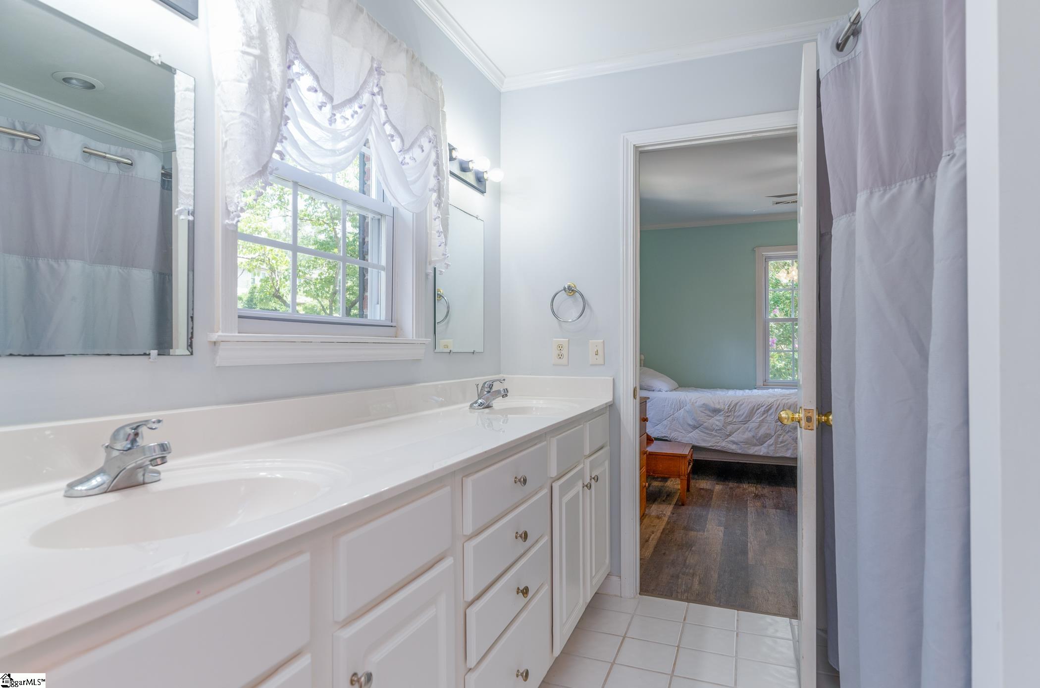 105 Devonshire Lane Greenville, SC 29617-2013