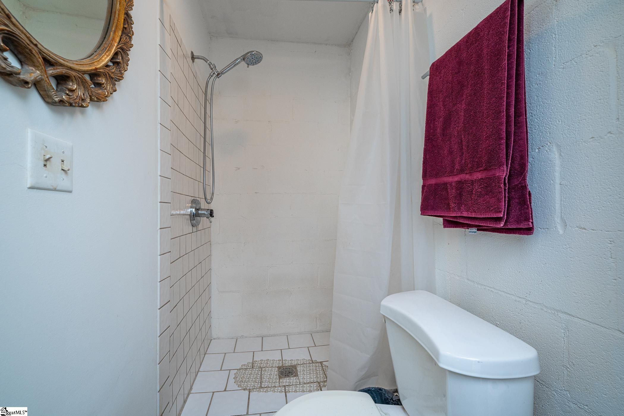 105 Devonshire Lane Greenville, SC 29617-2013