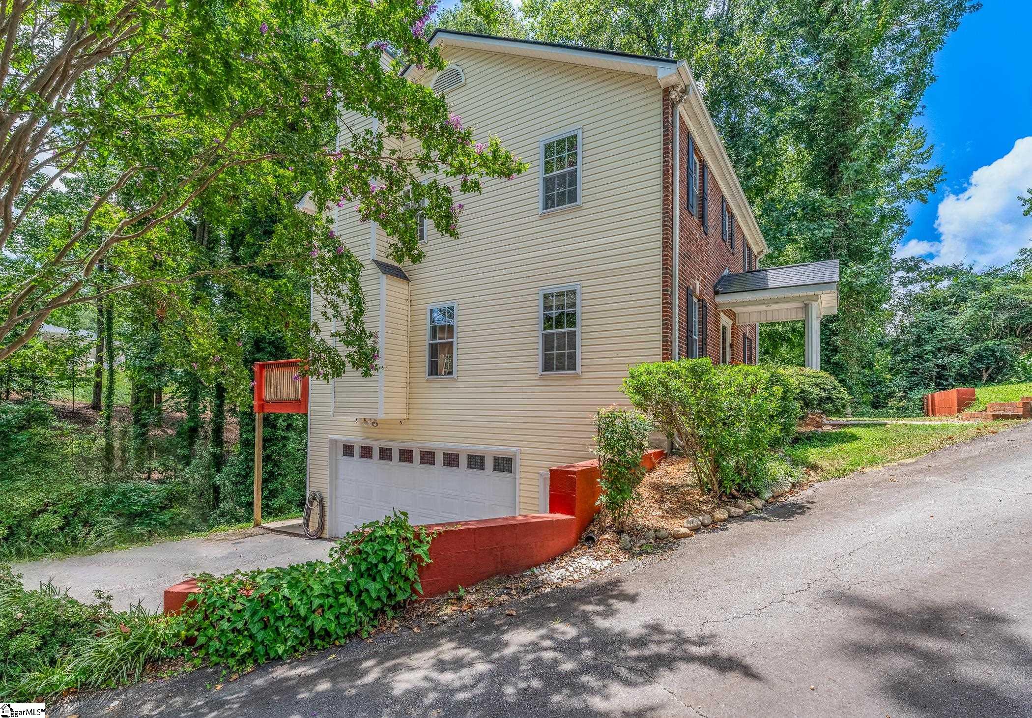 105 Devonshire Lane Greenville, SC 29617-2013