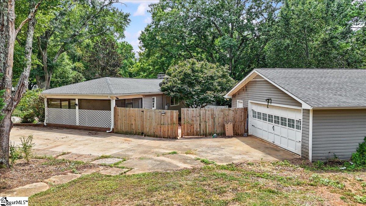 3330 Robin Hood Drive Spartanburg, SC 29303