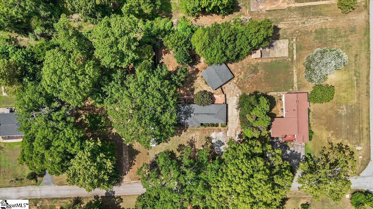 3330 Robin Hood Drive Spartanburg, SC 29303
