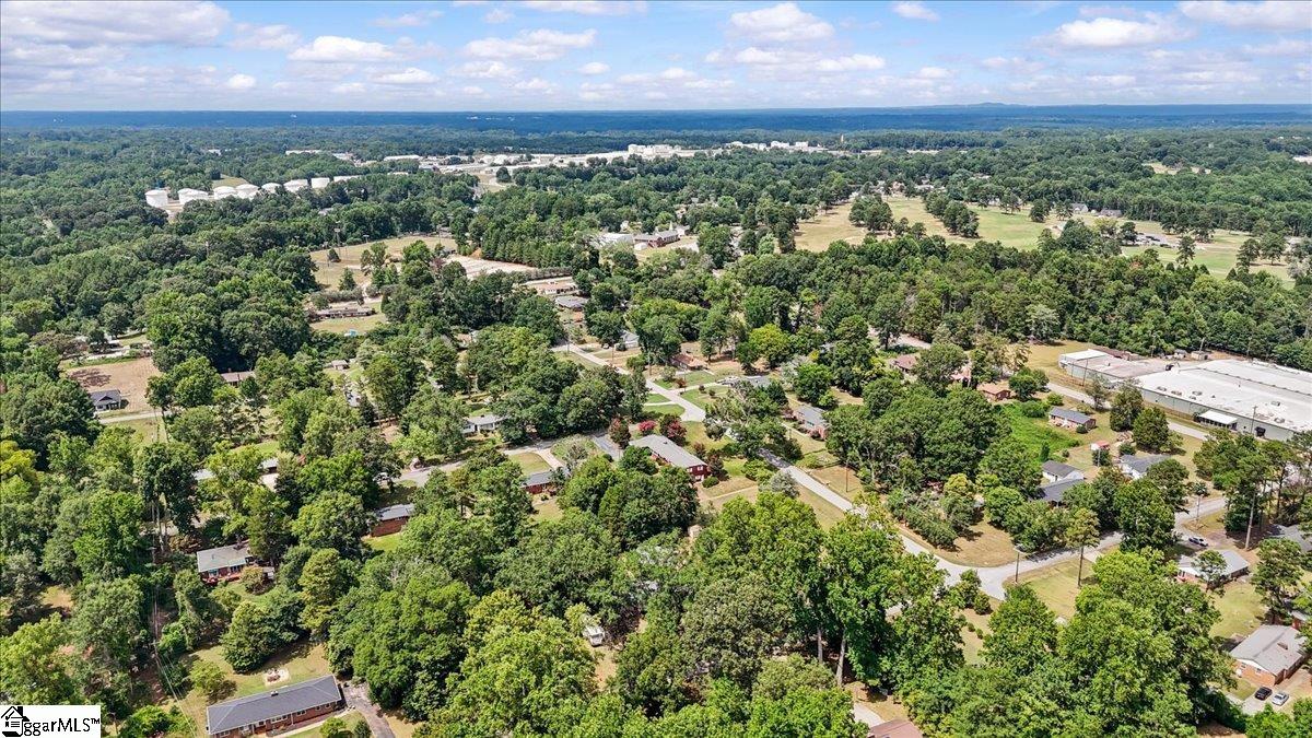 3330 Robin Hood Drive Spartanburg, SC 29303