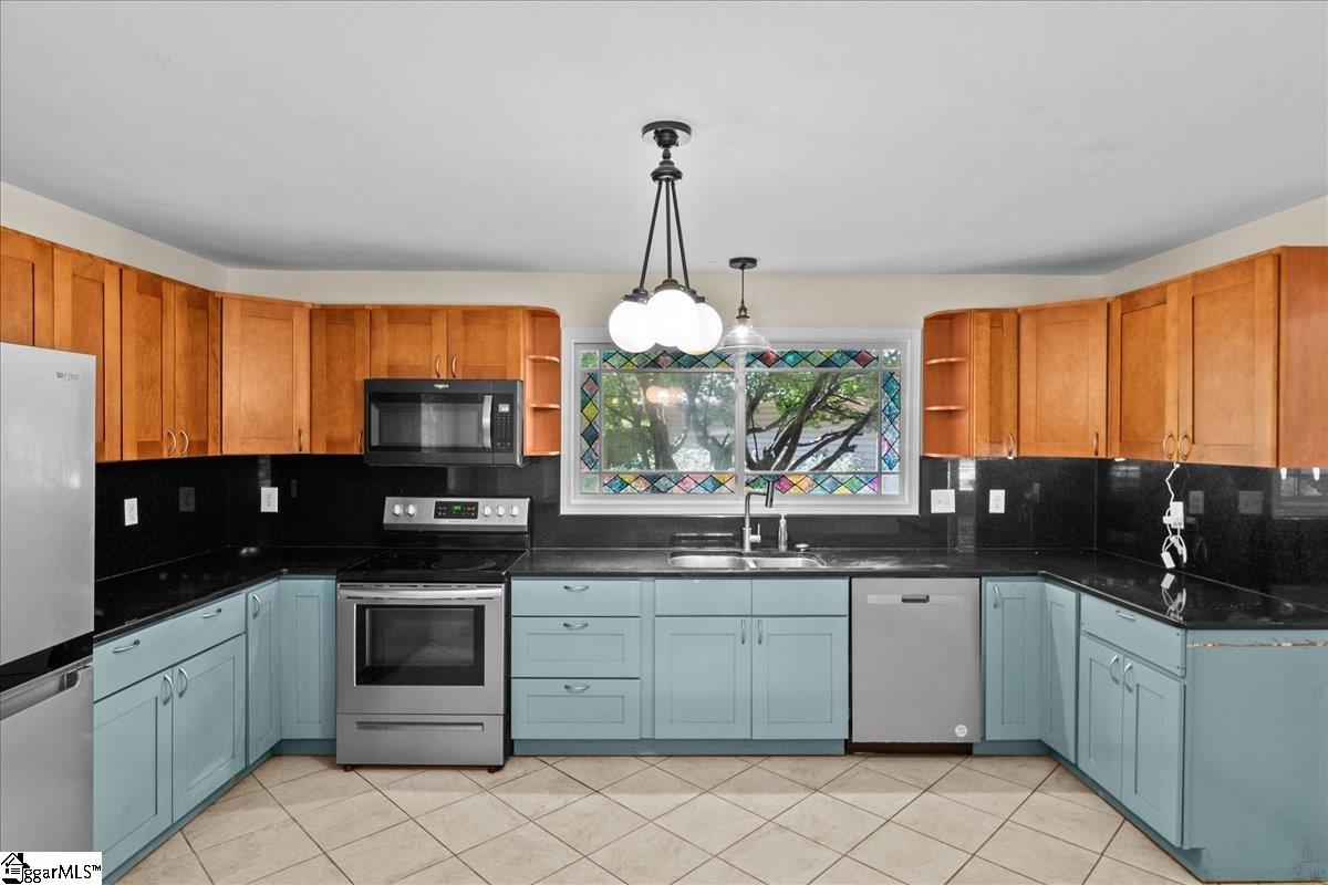 3330 Robin Hood Drive Spartanburg, SC 29303