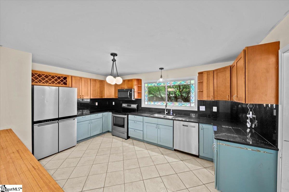 3330 Robin Hood Drive Spartanburg, SC 29303