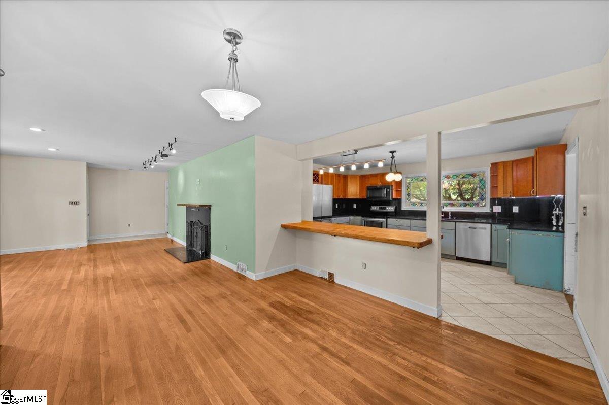 3330 Robin Hood Drive Spartanburg, SC 29303