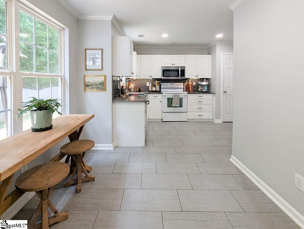 630 Fairview Lake Way Simpsonville, SC 29680