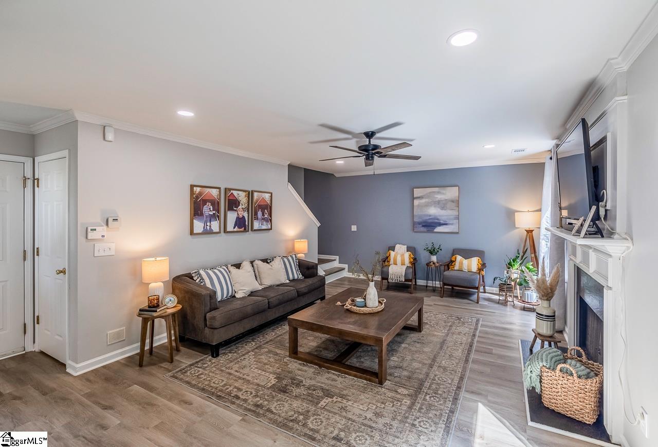 630 Fairview Lake Way Simpsonville, SC 29680
