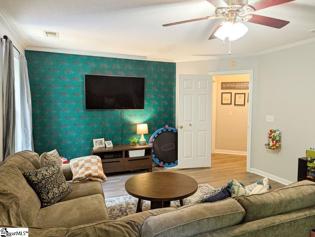 630 Fairview Lake Way Simpsonville, SC 29680