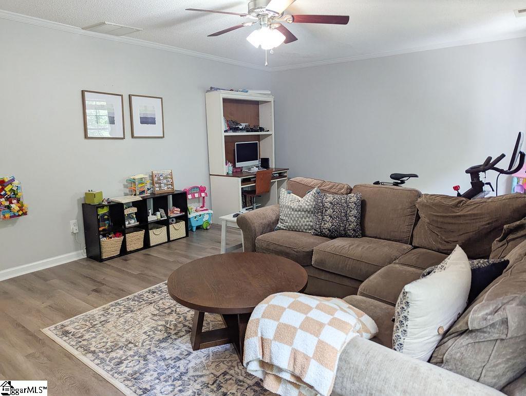 630 Fairview Lake Way Simpsonville, SC 29680