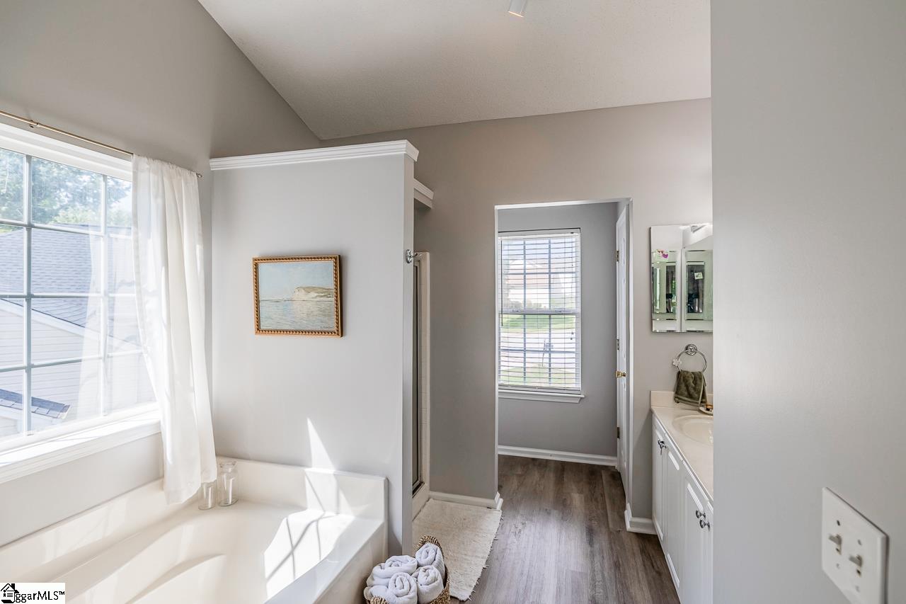 630 Fairview Lake Way Simpsonville, SC 29680