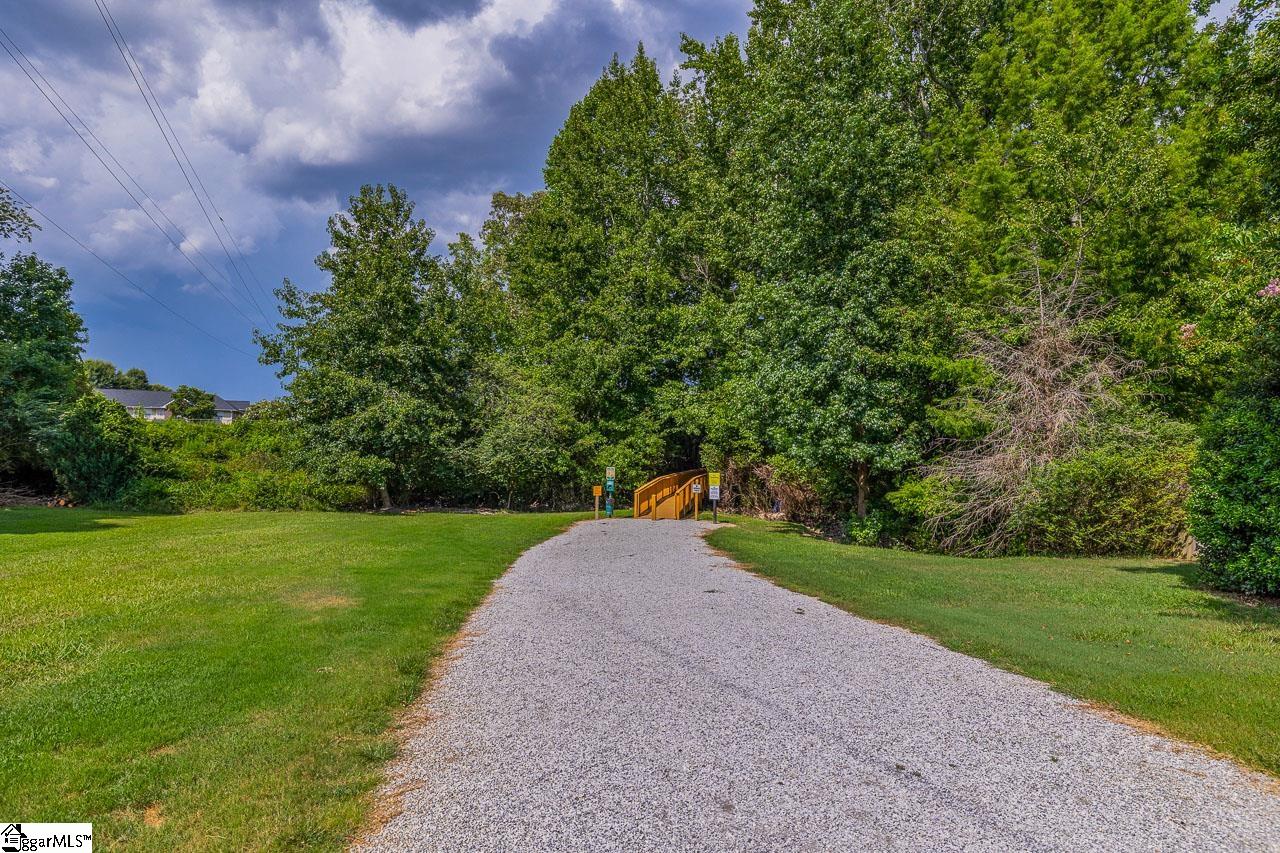 630 Fairview Lake Way Simpsonville, SC 29680