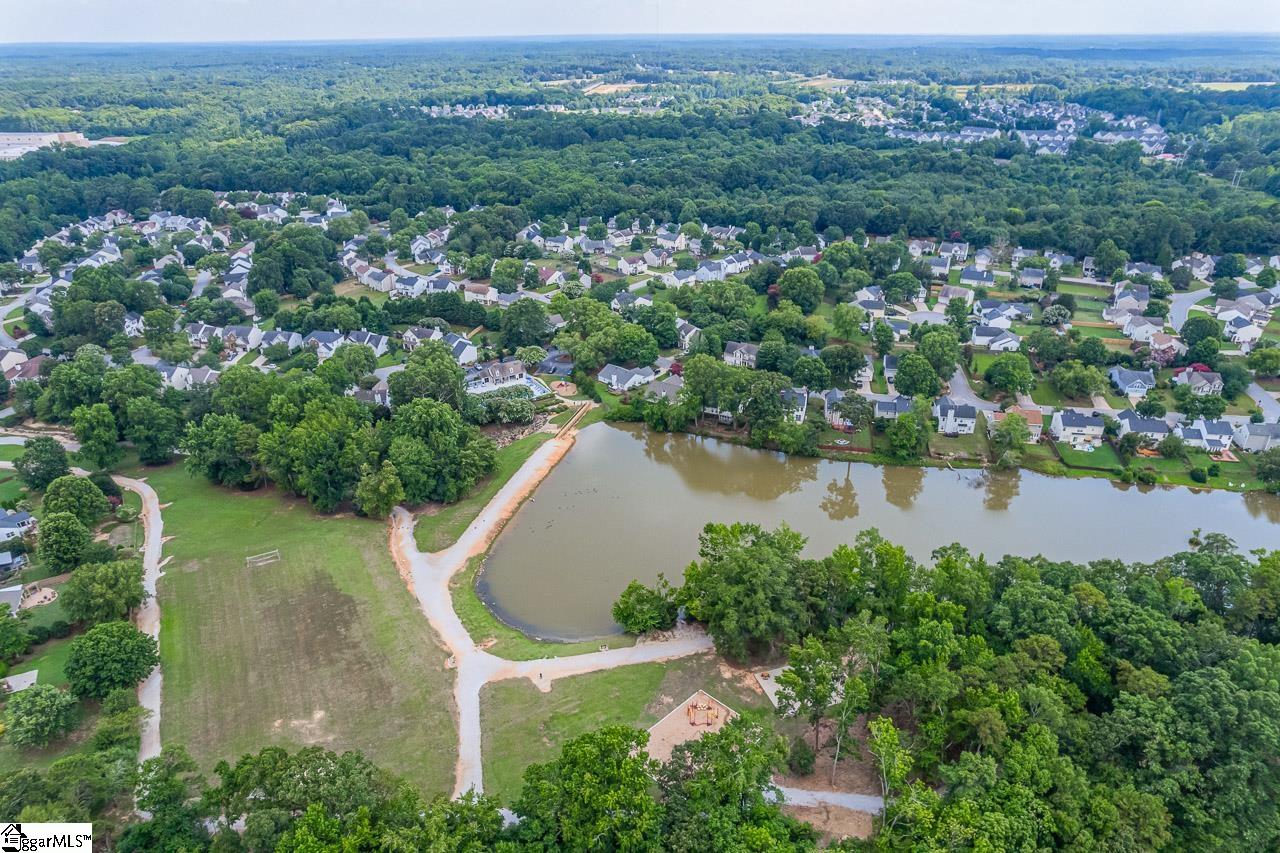 630 Fairview Lake Way Simpsonville, SC 29680