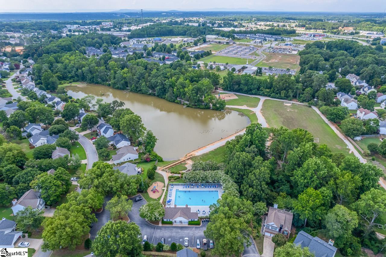 630 Fairview Lake Way Simpsonville, SC 29680