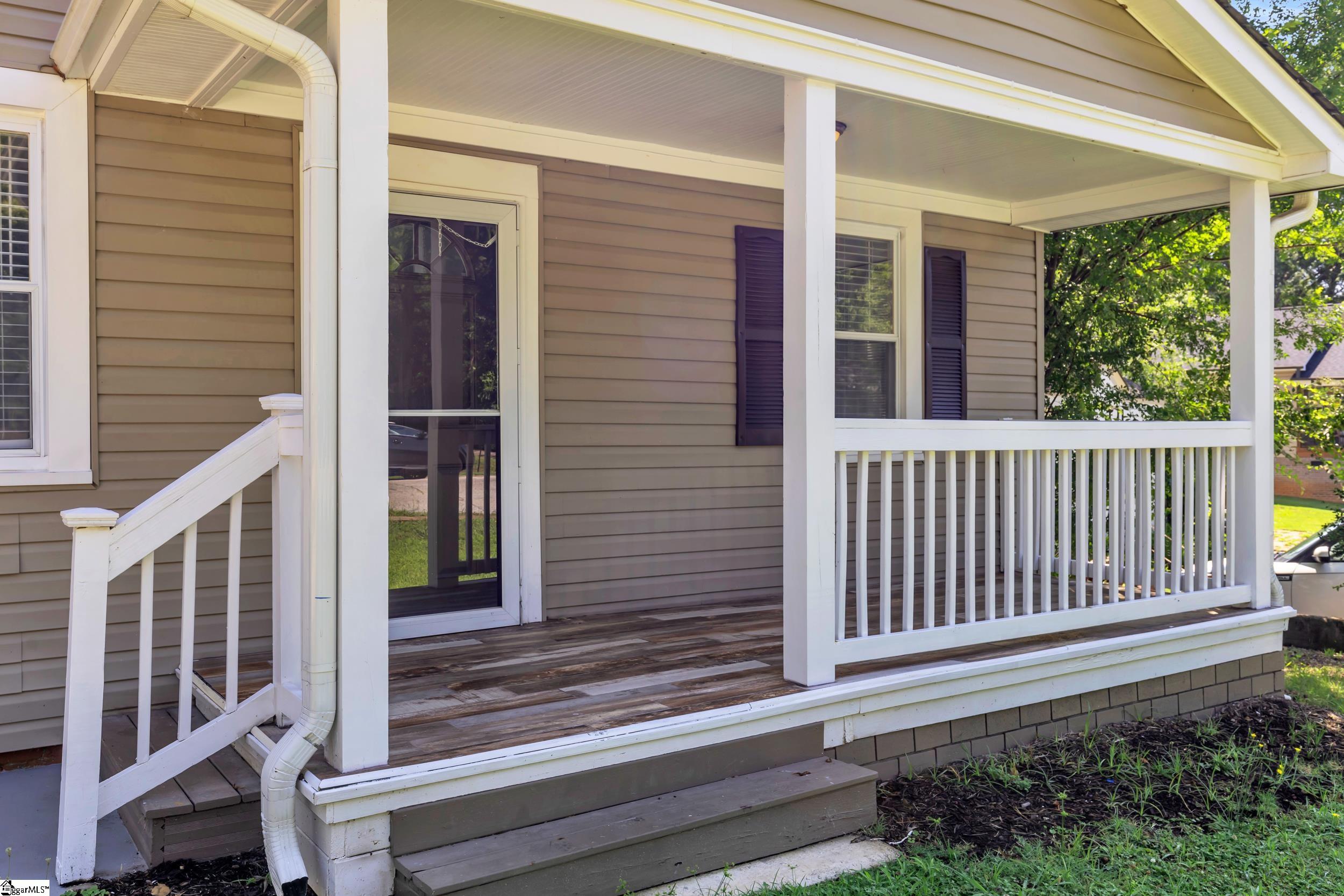 5 Skyland Drive Greenville, SC 29607-1943