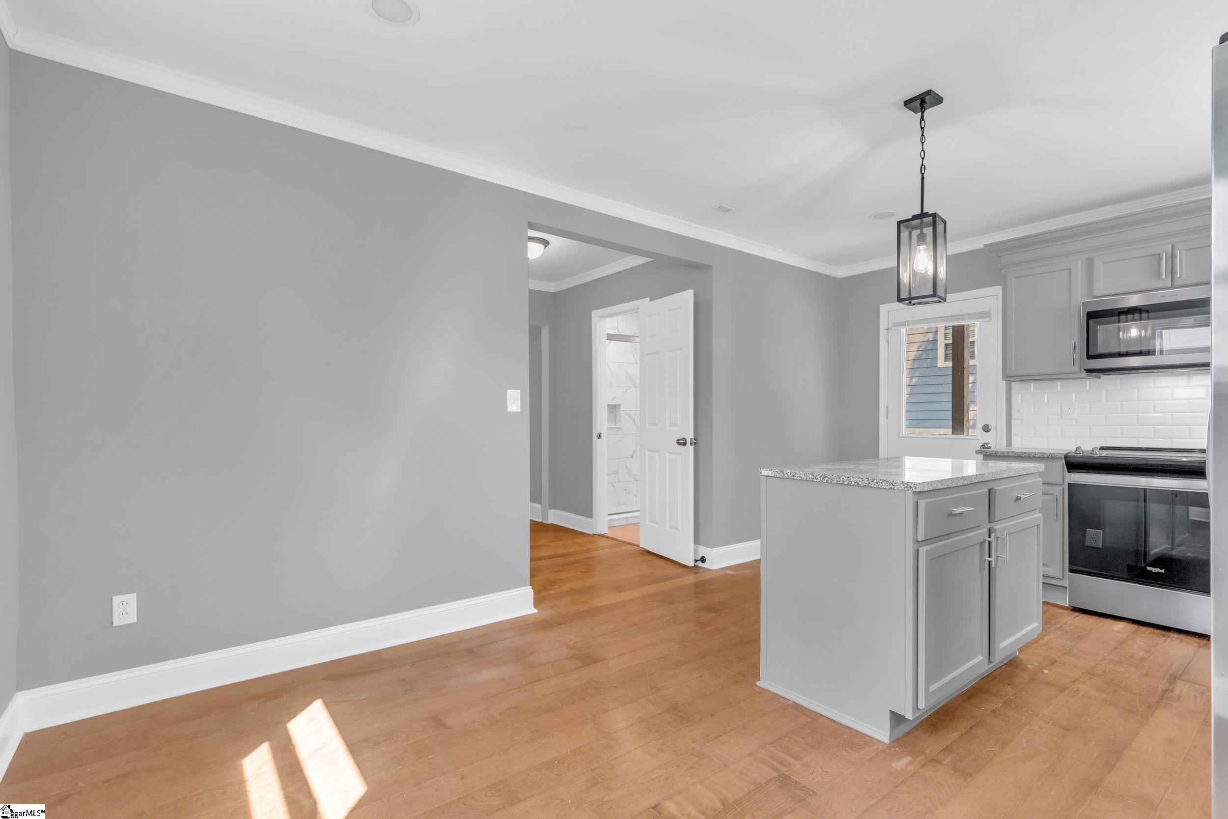 5 Skyland Drive Greenville, SC 29607-1943