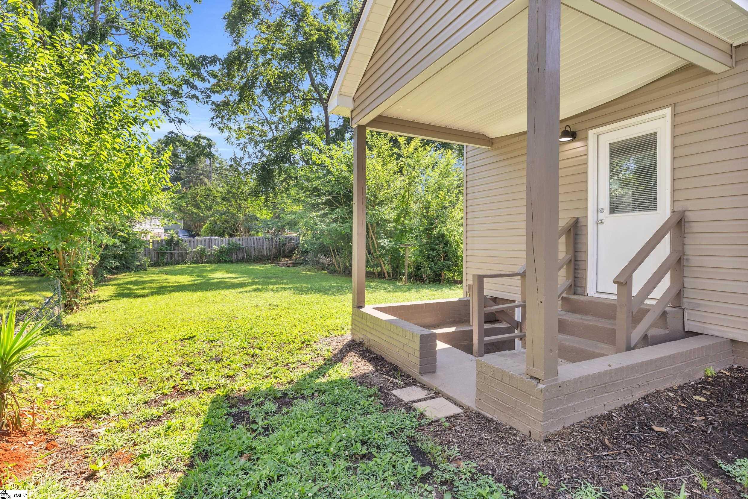 5 Skyland Drive Greenville, SC 29607-1943