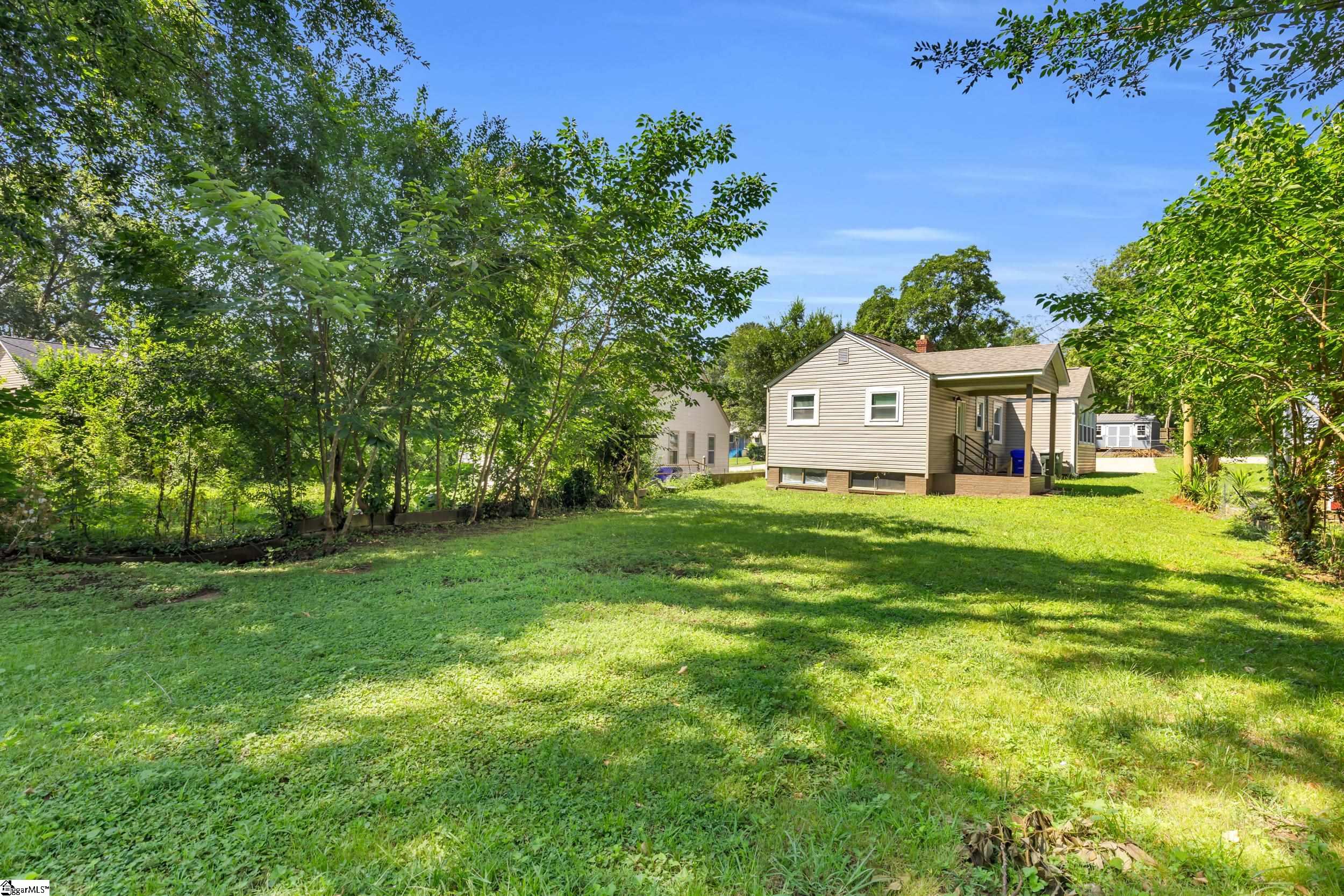 5 Skyland Drive Greenville, SC 29607-1943