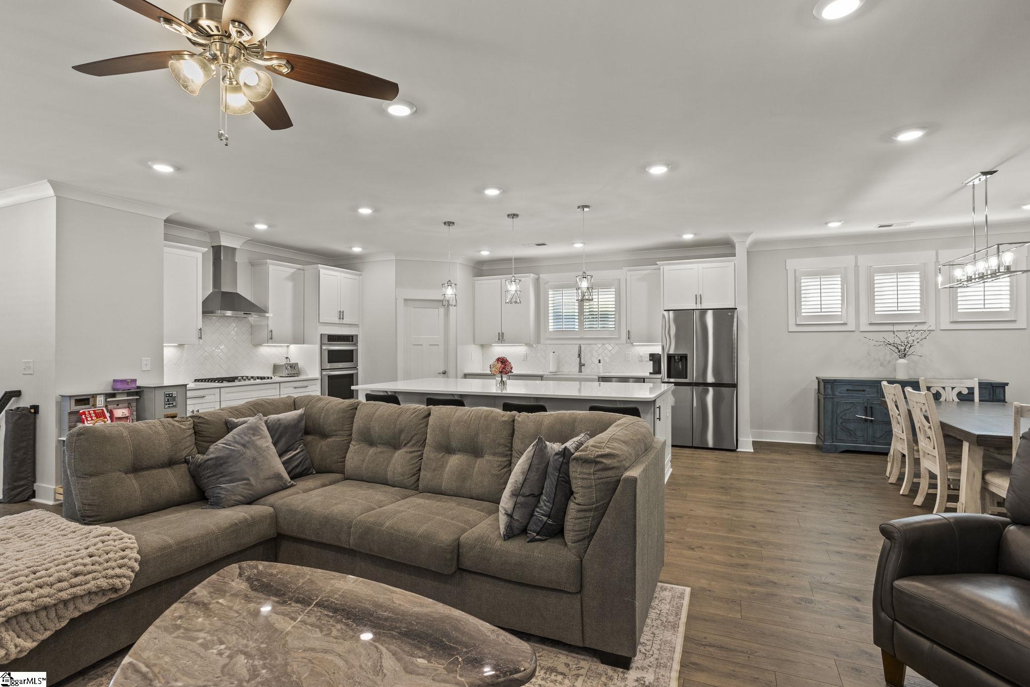 542 Coolwater Drive Taylors, SC 29687