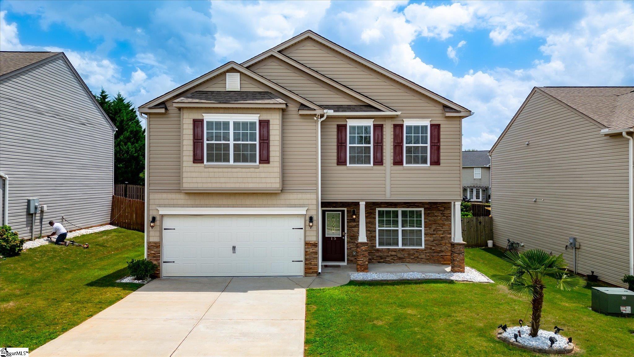 15 Spyglen Way Greer, SC 29651