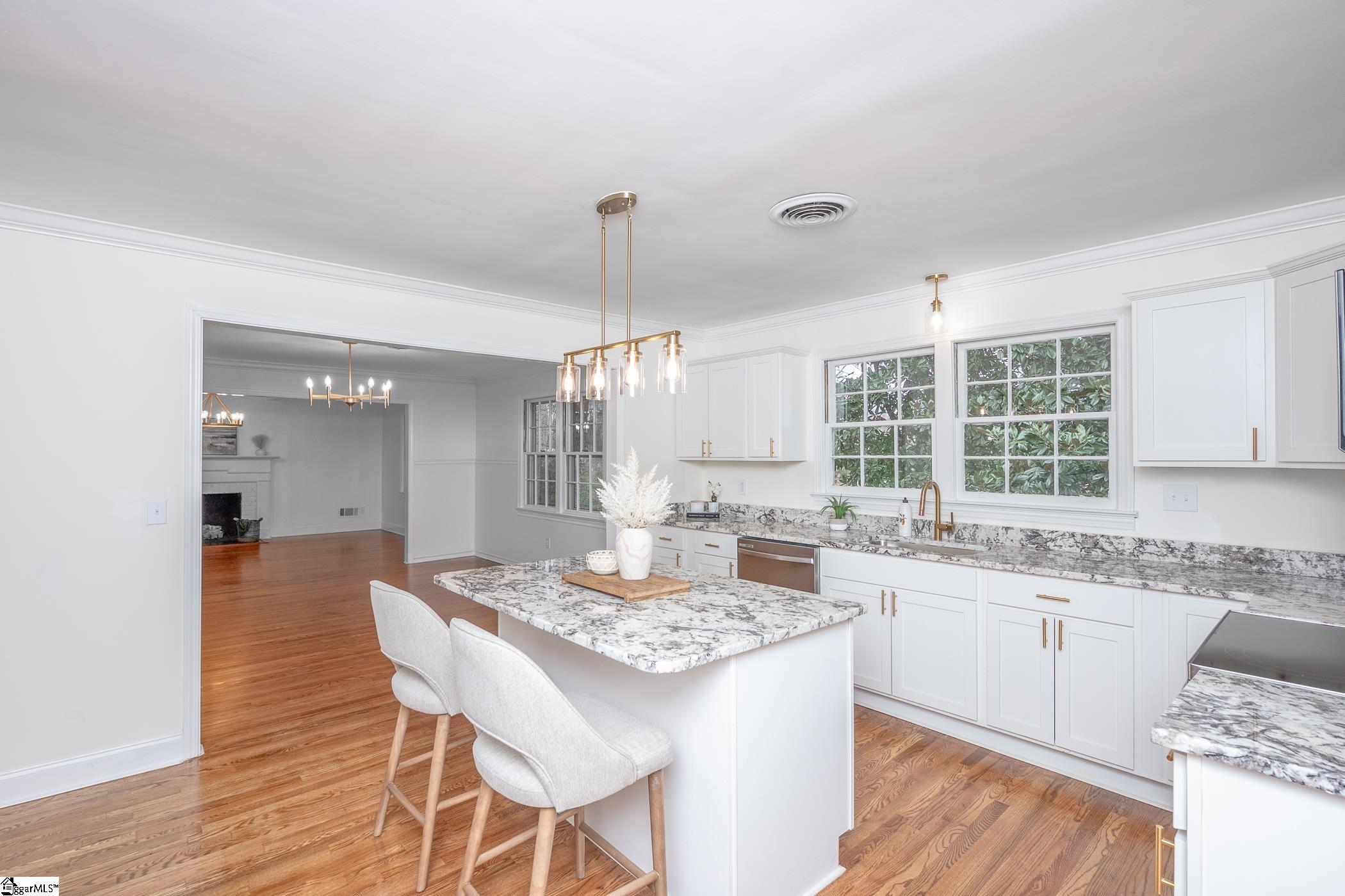11 Indian Springs Drive Greenville, SC 29615