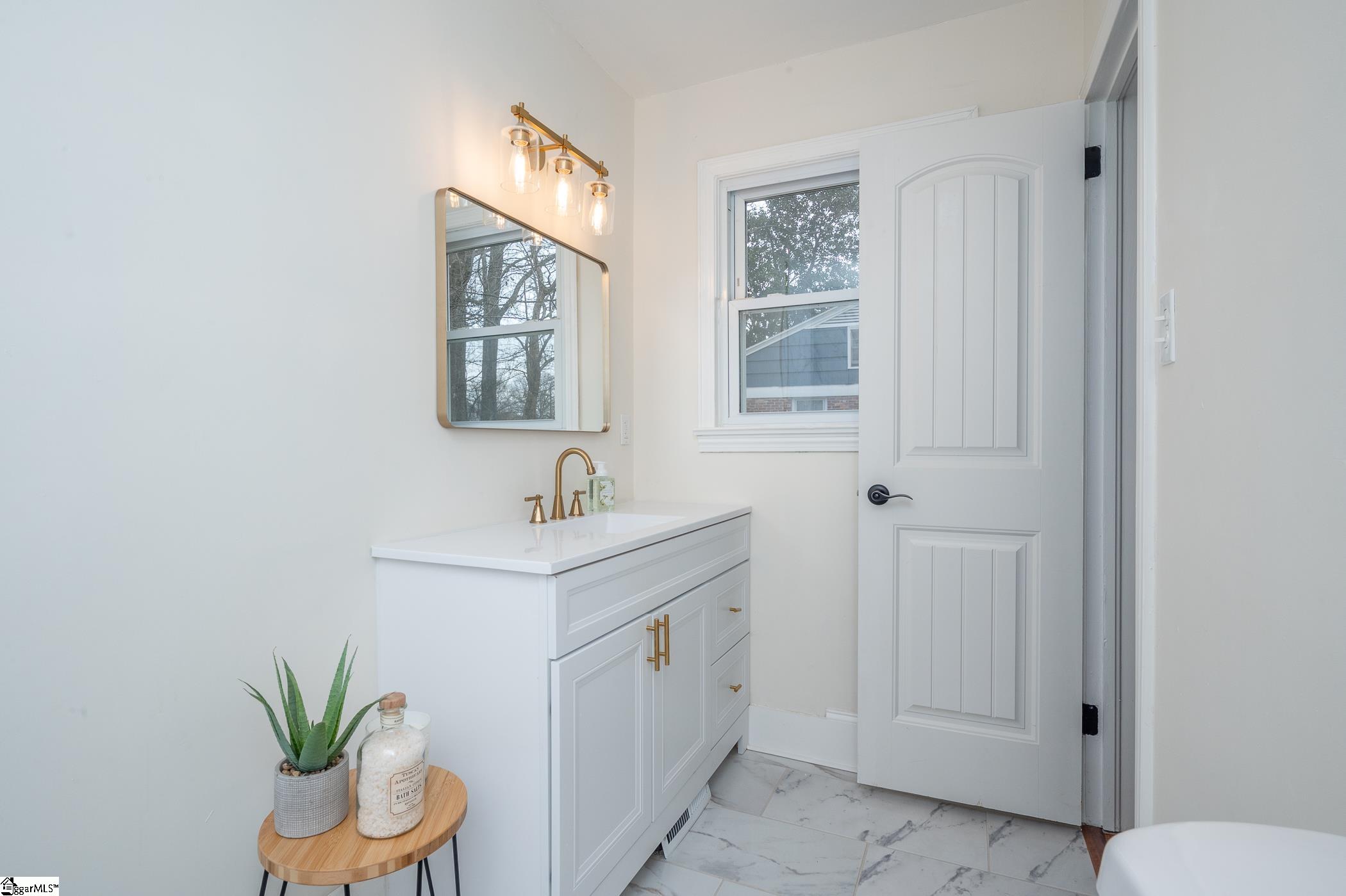 11 Indian Springs Drive Greenville, SC 29615
